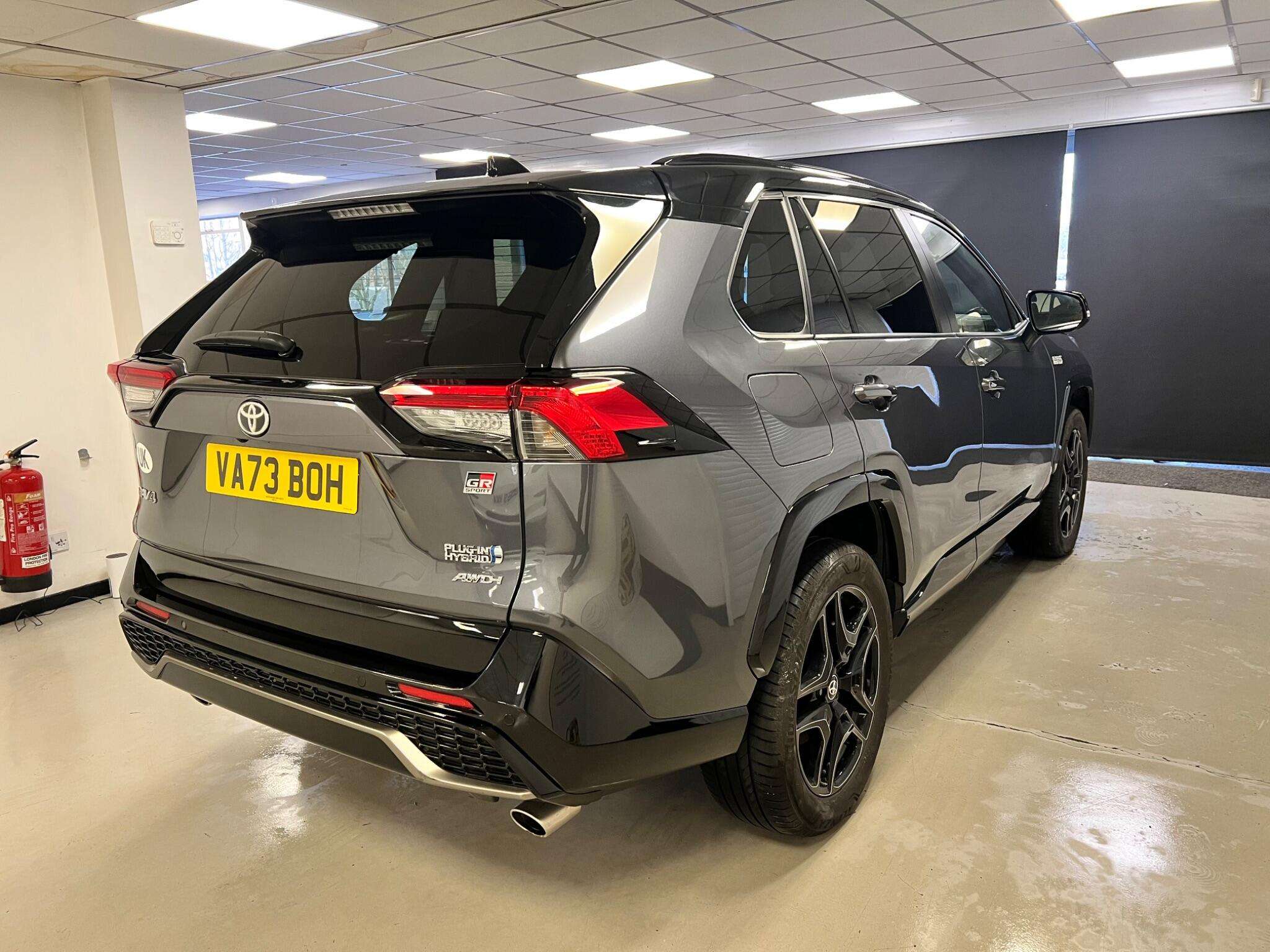 A 2024 TOYOTA RAV4 2.5 VVT 18.1kWh GR SPORT CVT 4WD Euro 6 (s/s) 5dr A 2024 TOYOTA RAV4 2.5 VVT 18.1kWh GR SPORT CVT 4WD Euro 6 (s/s) 5dr