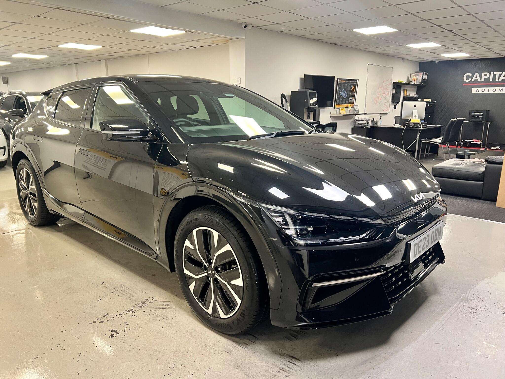 A 2023 KIA EV6 77.4kWh GT-Line Auto AWD 5dr A 2023 KIA EV6 77.4kWh GT-Line Auto AWD 5dr