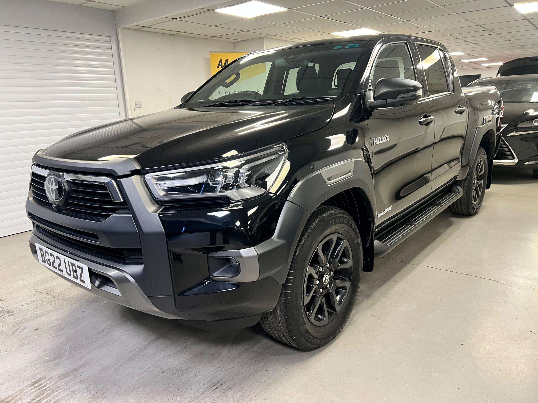 A 2022 TOYOTA HILUX 2.8 D-4D Invincible X Auto 4WD Euro 6 (s/s) 4dr A 2022 TOYOTA HILUX 2.8 D-4D Invincible X Auto 4WD Euro 6 (s/s) 4dr