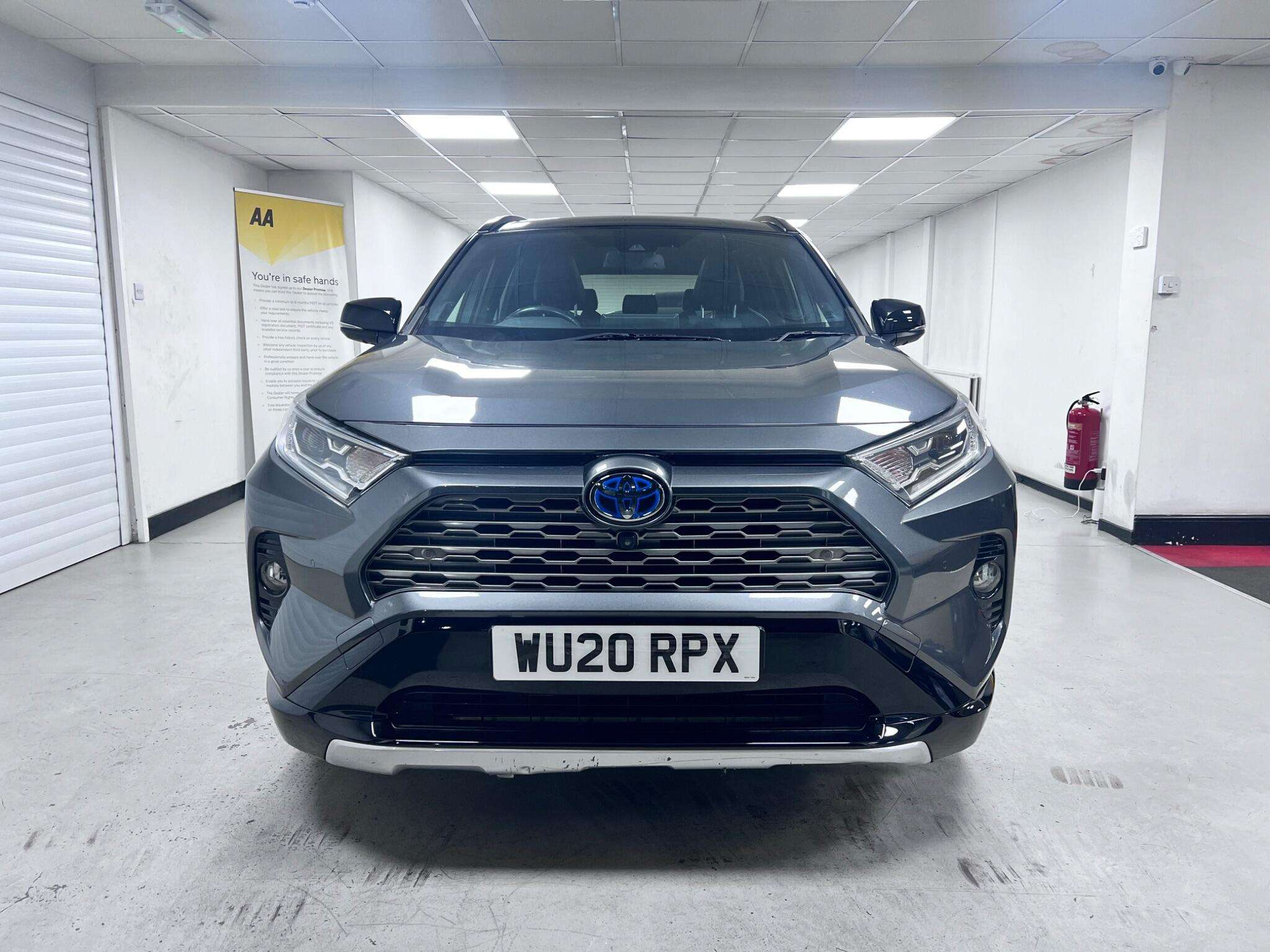 A 2020 TOYOTA RAV4 2.5 VVT-h Dynamic CVT 4WD Euro 6 (s/s) 5dr A 2020 TOYOTA RAV4 2.5 VVT-h Dynamic CVT 4WD Euro 6 (s/s) 5dr