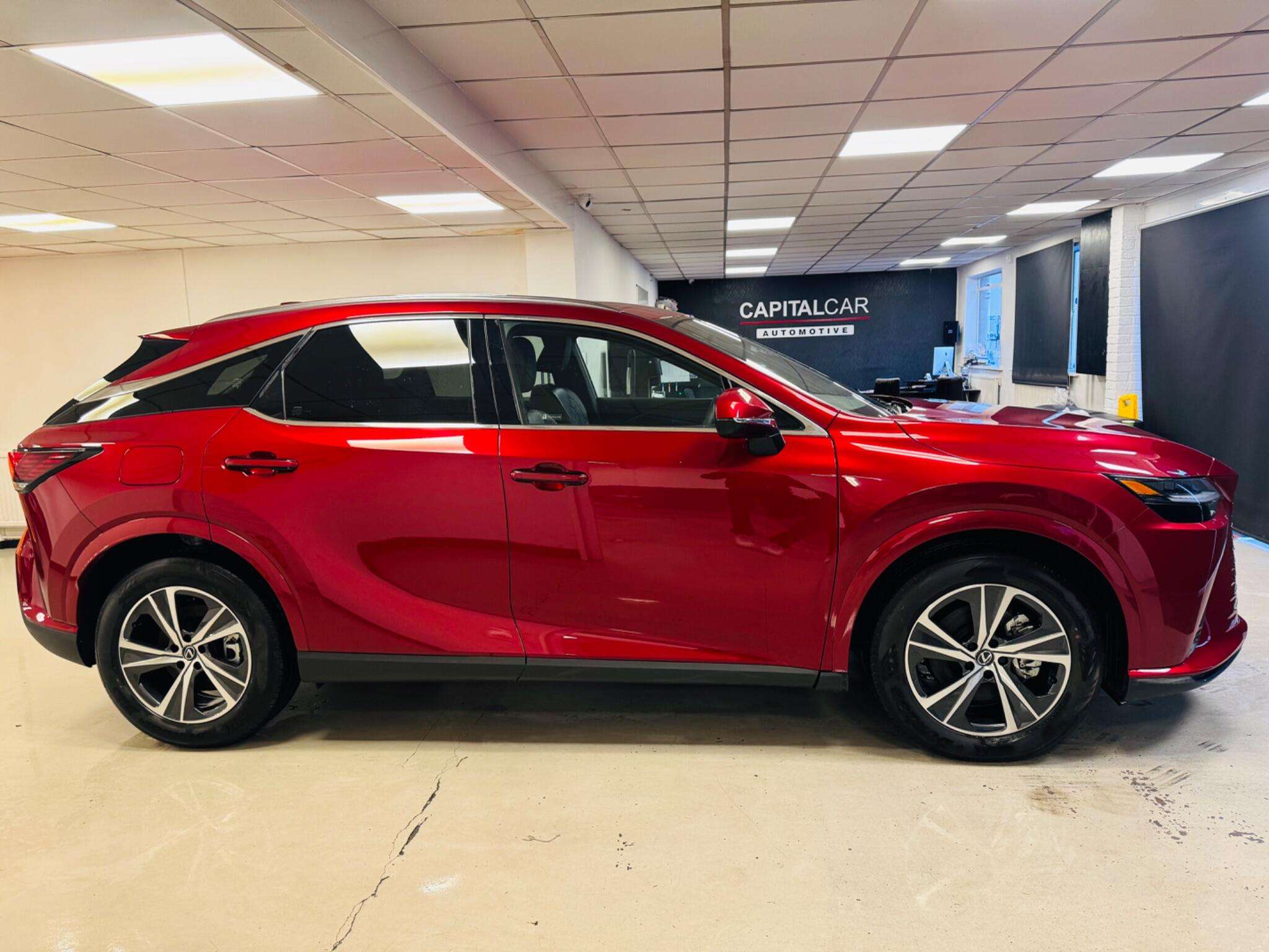 A 2025 LEXUS RX 2.5 450h+ 18.1kWh Prem E-CVT 4WD Euro 6 (s/s) 5dr A 2025 LEXUS RX 2.5 450h+ 18.1kWh Prem E-CVT 4WD Euro 6 (s/s) 5dr