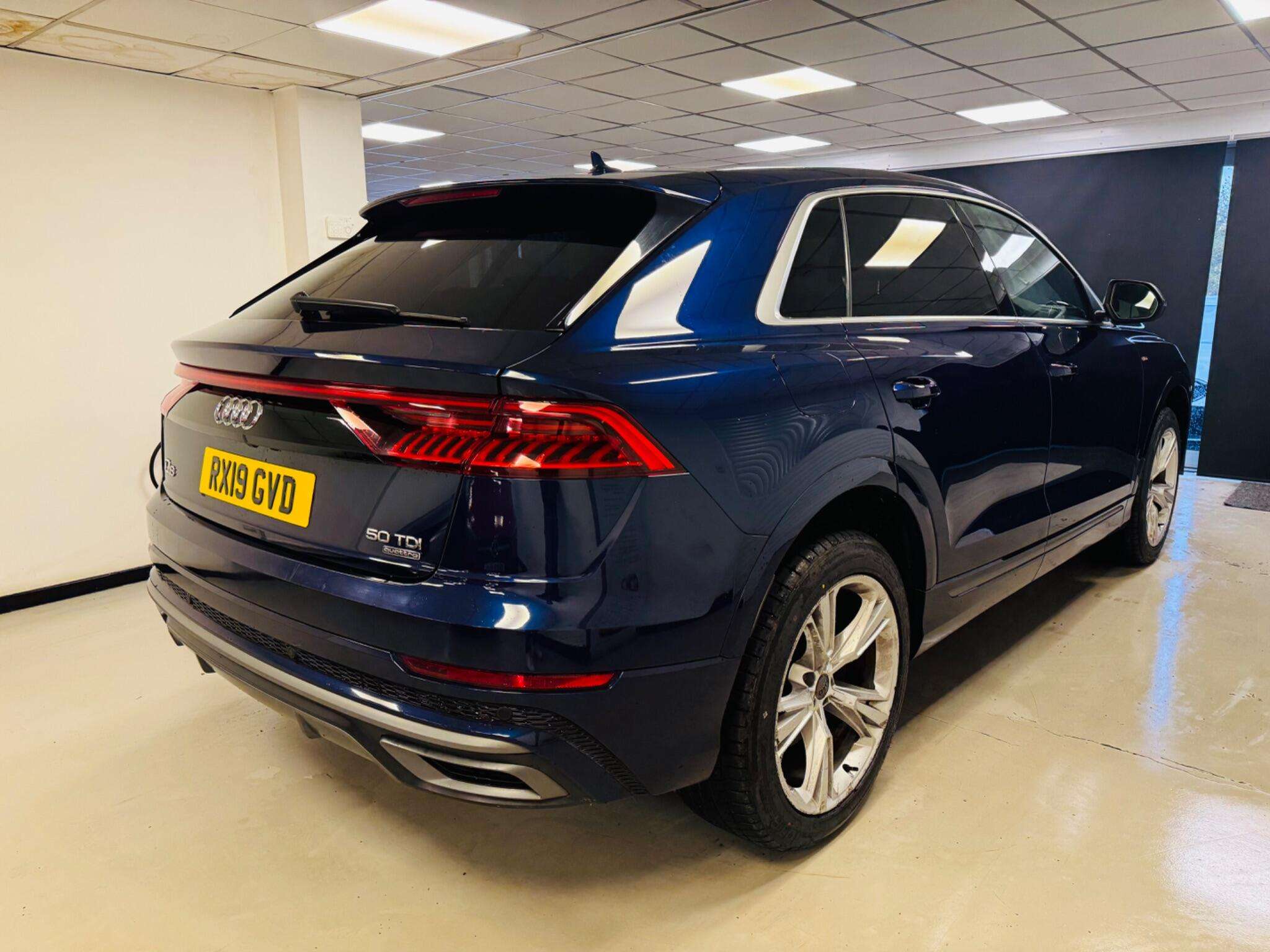2019 AUDI Q8 2019 AUDI Q8