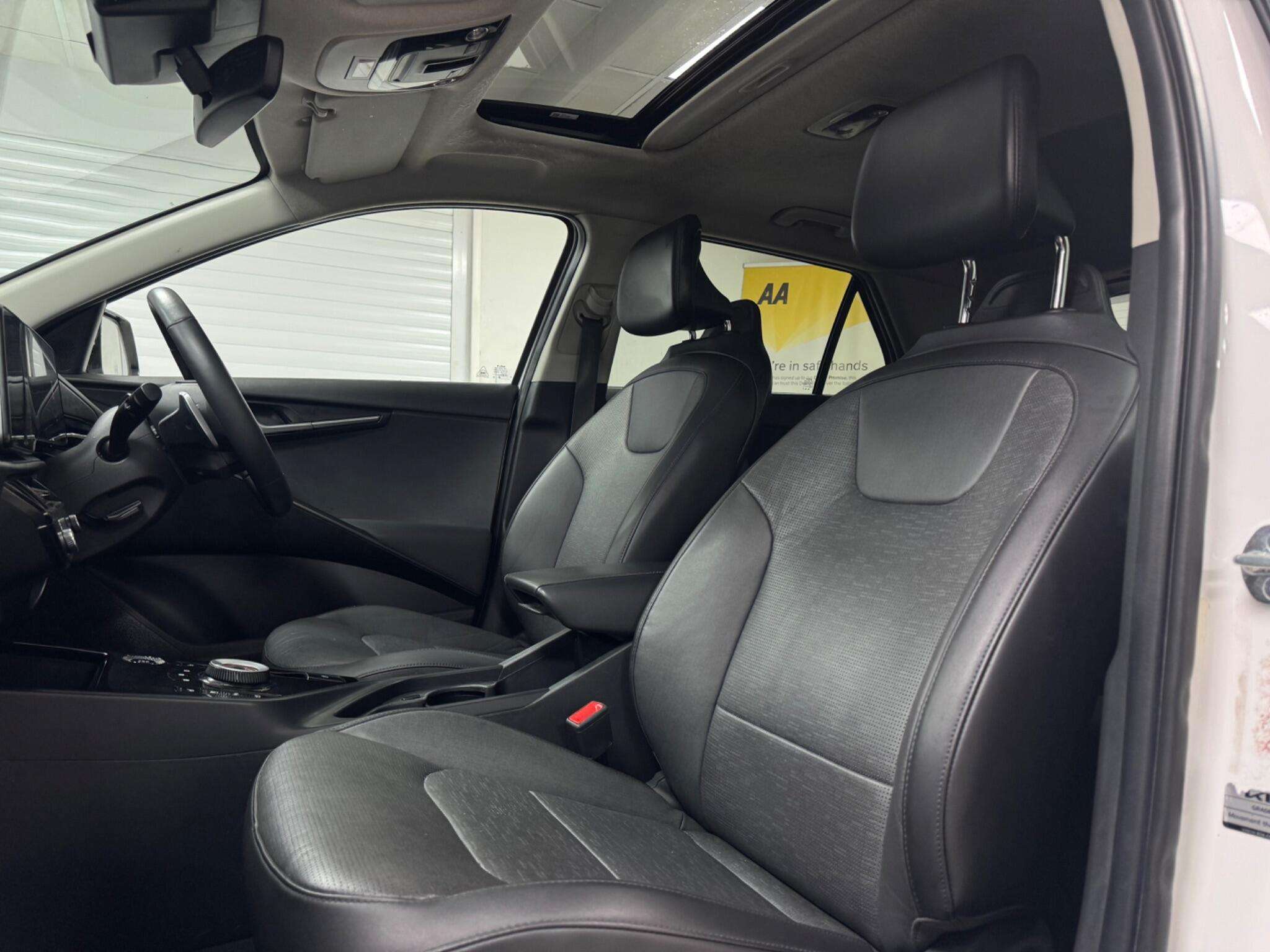 2023 KIA NIRO 2023 KIA NIRO