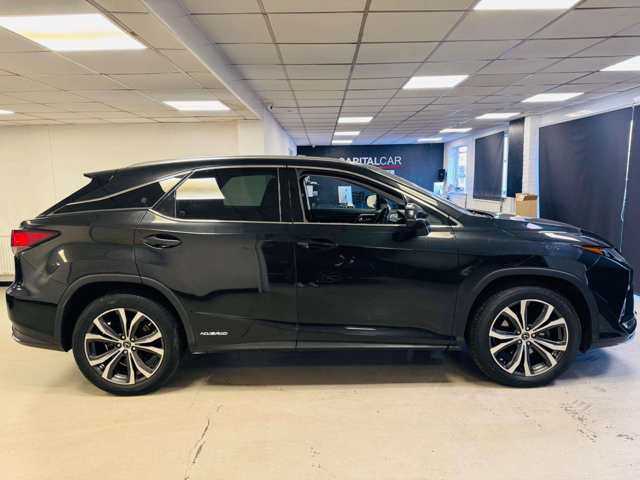 A 2020 LEXUS RX 3.5 450h V6 E-CVT 4WD Euro 6 (s/s) 5dr A 2020 LEXUS RX 3.5 450h V6 E-CVT 4WD Euro 6 (s/s) 5dr