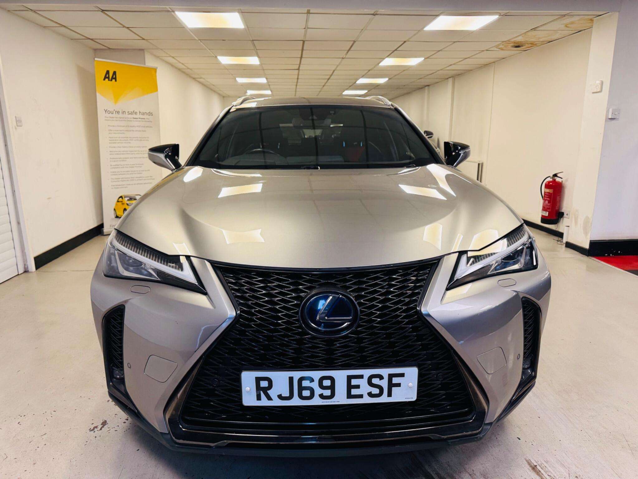 A 2020 LEXUS UX 2.0 250h F Sport E-CVT Euro 6 (s/s) 5dr A 2020 LEXUS UX 2.0 250h F Sport E-CVT Euro 6 (s/s) 5dr