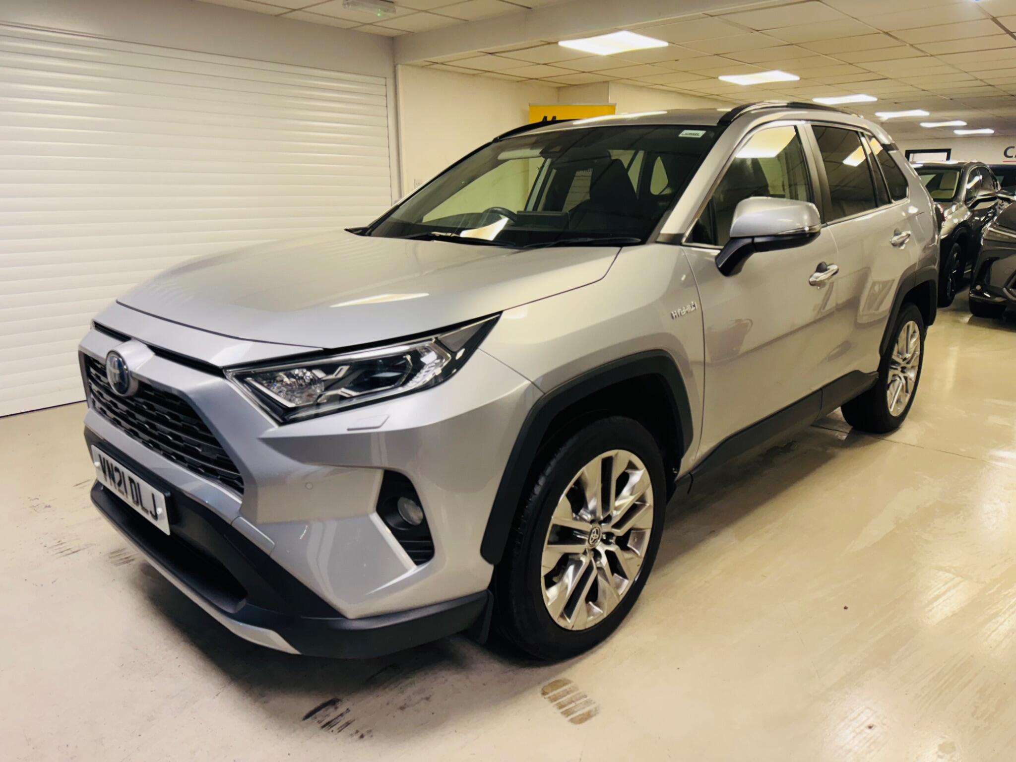 A 2021 TOYOTA RAV4 2.5 VVT-h Excel CVT 4WD Euro 6 (s/s) 5dr A 2021 TOYOTA RAV4 2.5 VVT-h Excel CVT 4WD Euro 6 (s/s) 5dr