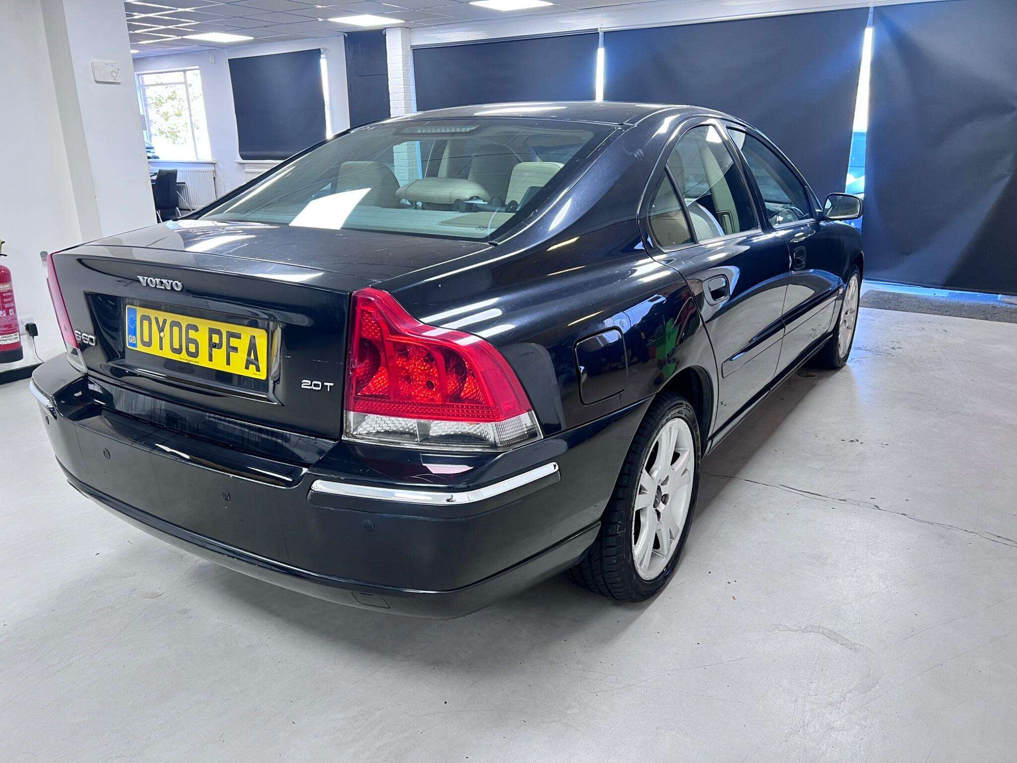 A 2006 VOLVO S60 2.0T S 4dr A 2006 VOLVO S60 2.0T S 4dr