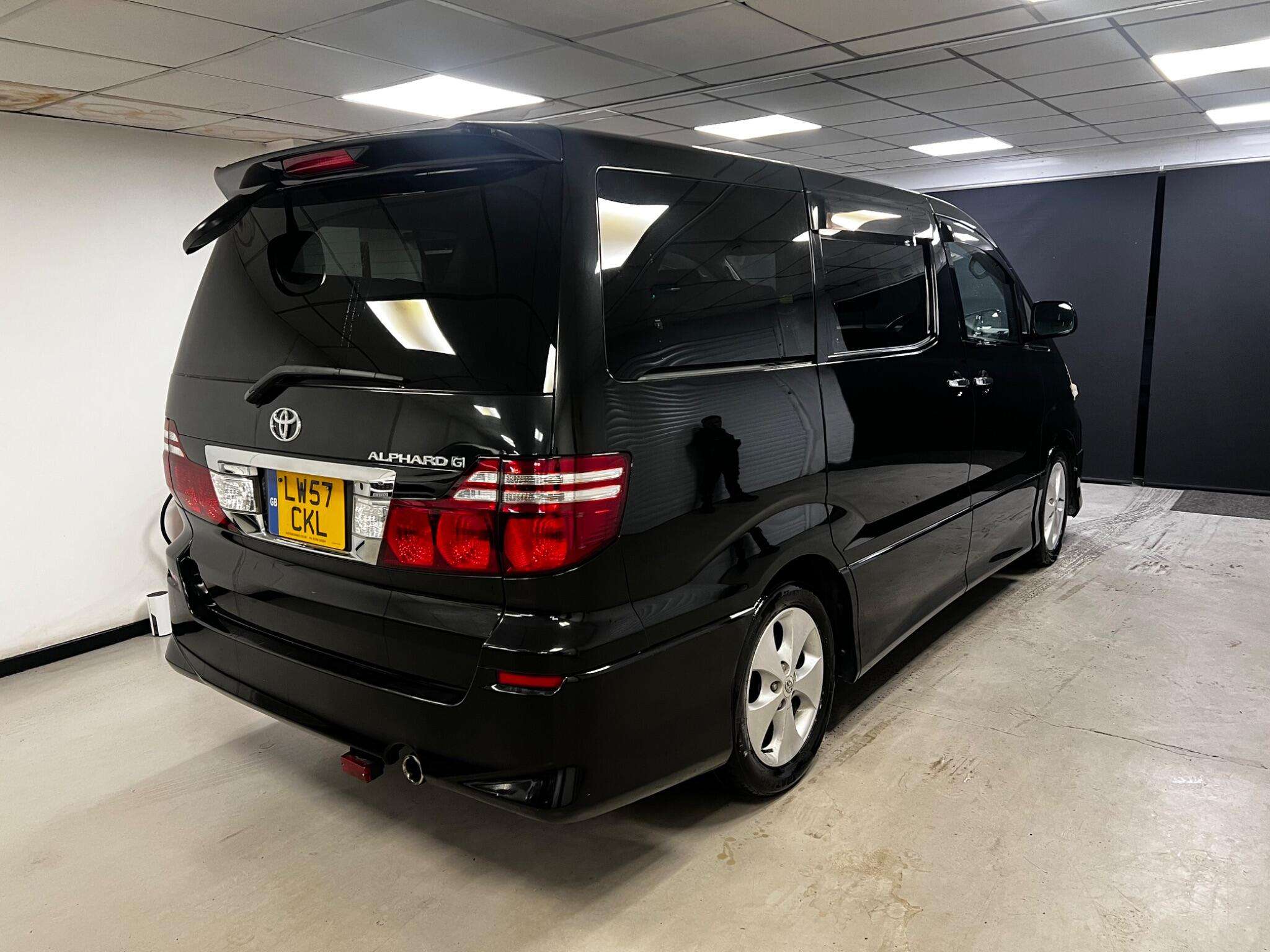 A 2008 TOYOTA ALPHARD A 2008 TOYOTA ALPHARD
