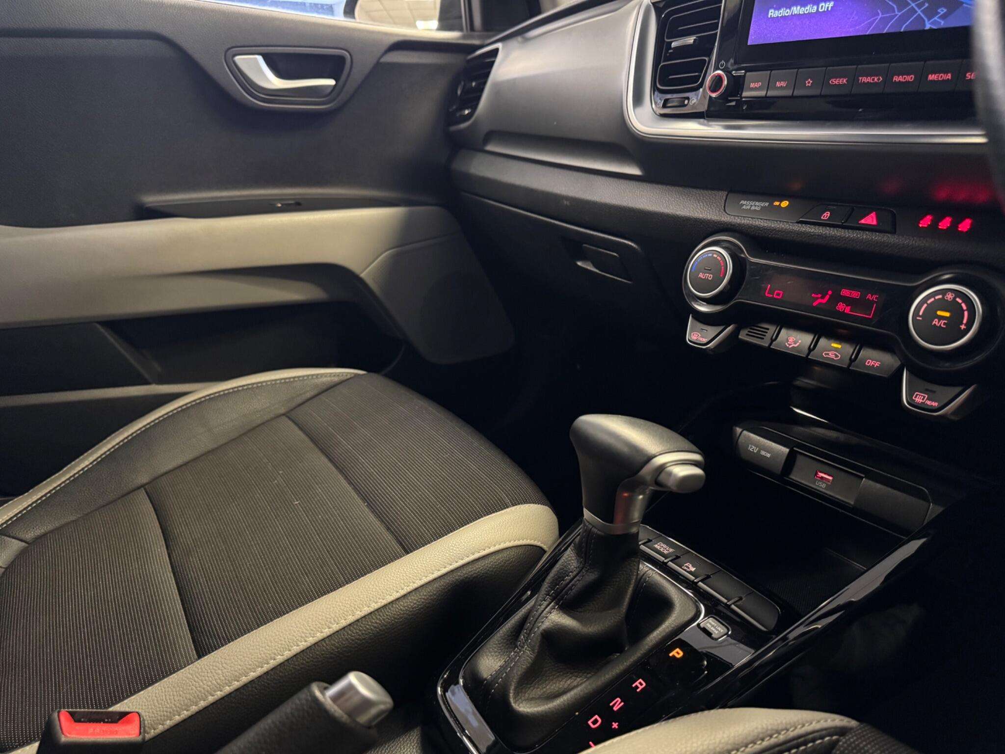 2021 KIA STONIC 2021 KIA STONIC