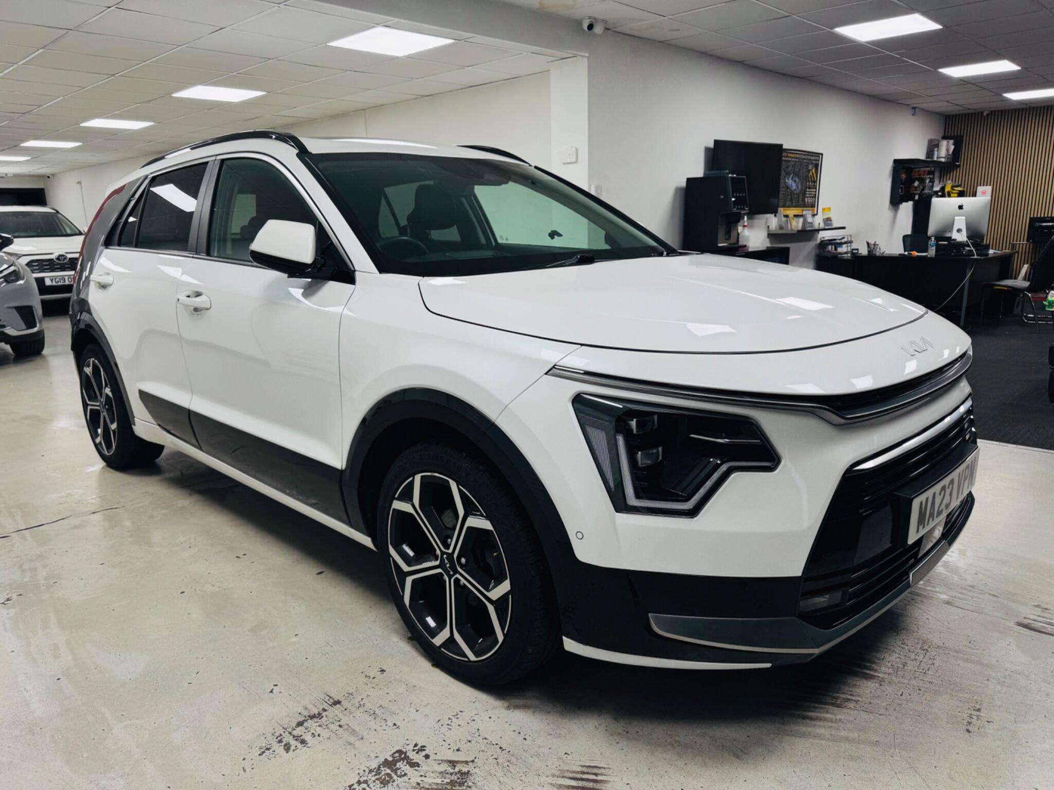 A 2023 KIA NIRO 1.6h GDi 4 DCT Euro 6 (s/s) 5dr A 2023 KIA NIRO 1.6h GDi 4 DCT Euro 6 (s/s) 5dr