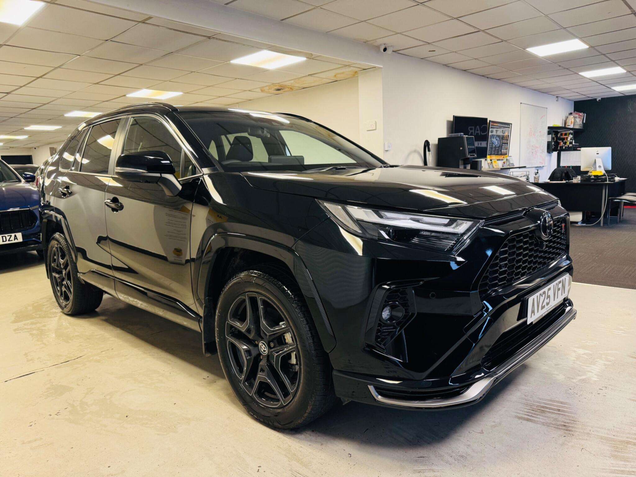 A 2025 TOYOTA RAV4 2.5 VVT 18.1kWh GR SPORT CVT 4WD Euro 6 (s/s) 5dr A 2025 TOYOTA RAV4 2.5 VVT 18.1kWh GR SPORT CVT 4WD Euro 6 (s/s) 5dr