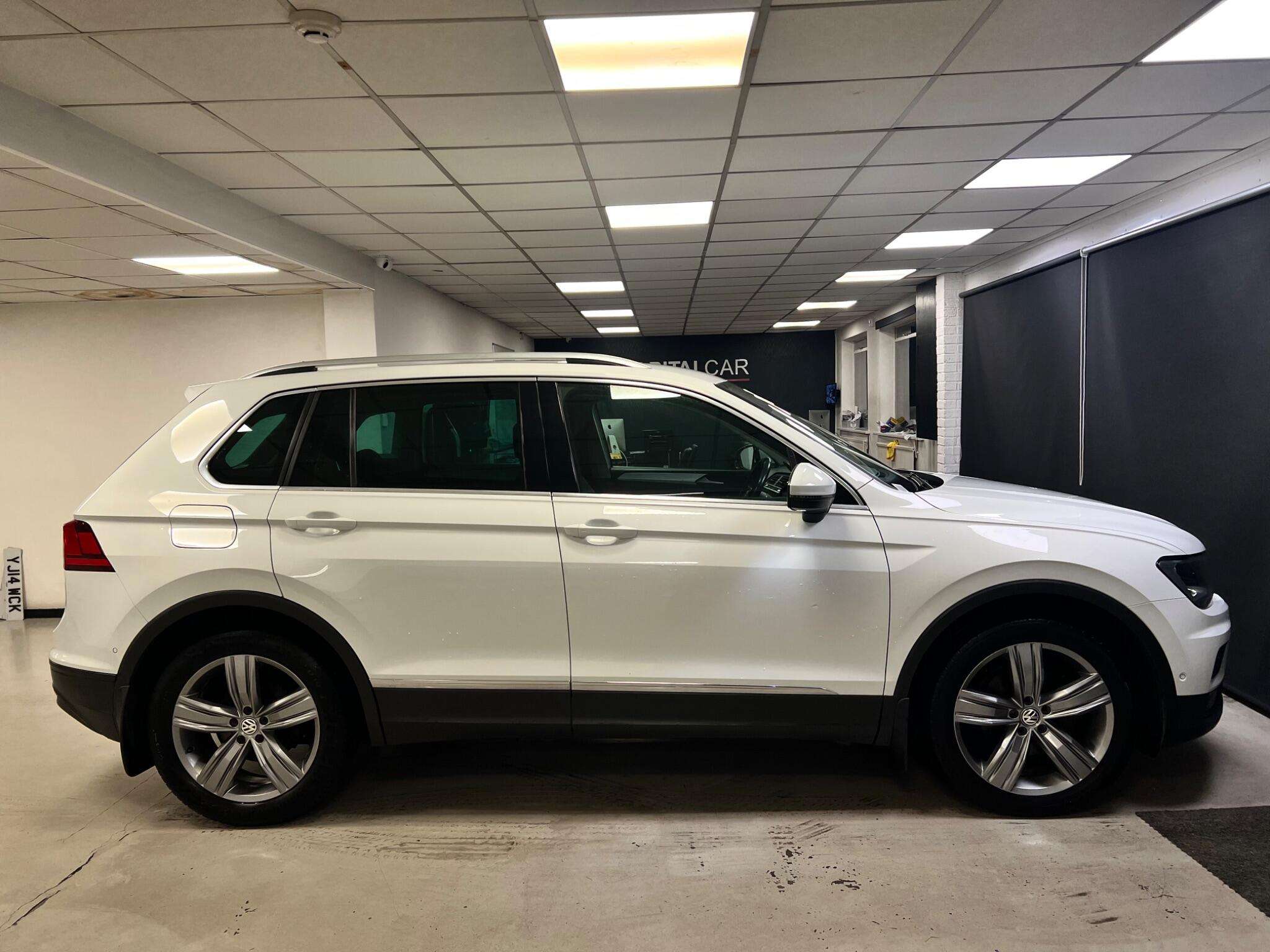 A 2019 VOLKSWAGEN TIGUAN 2.0 TDI Match DSG Euro 6 (s/s) 5dr A 2019 VOLKSWAGEN TIGUAN 2.0 TDI Match DSG Euro 6 (s/s) 5dr