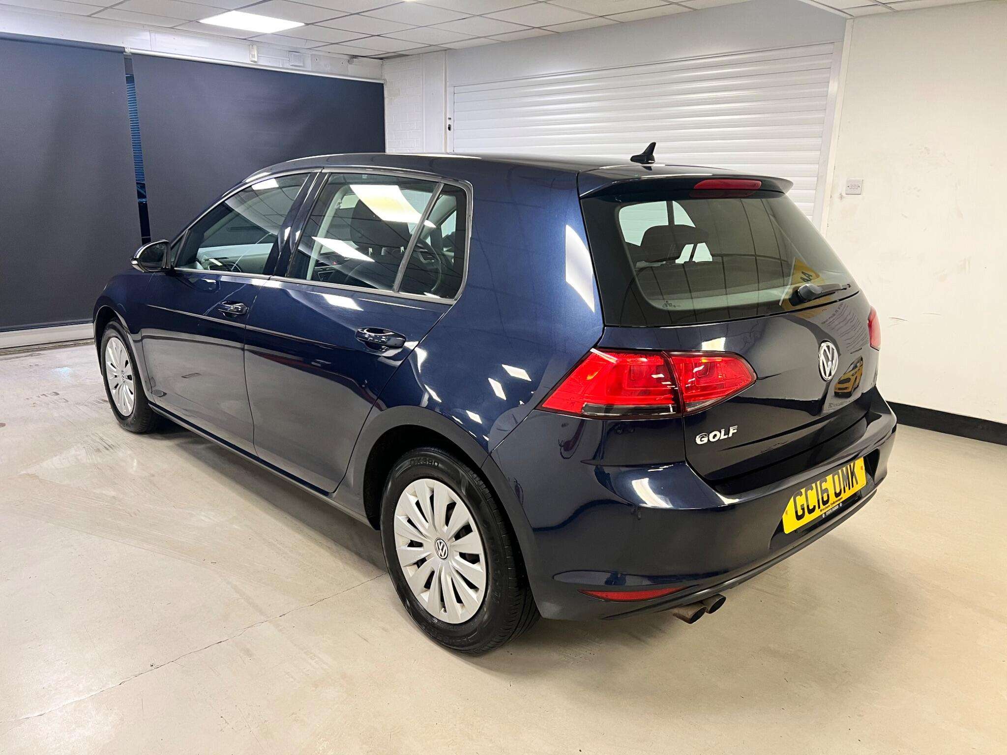 A 2016 VOLKSWAGEN GOLF 1.4 TSI BlueMotion Tech S DSG Euro 6 (s/s) 5dr A 2016 VOLKSWAGEN GOLF 1.4 TSI BlueMotion Tech S DSG Euro 6 (s/s) 5dr