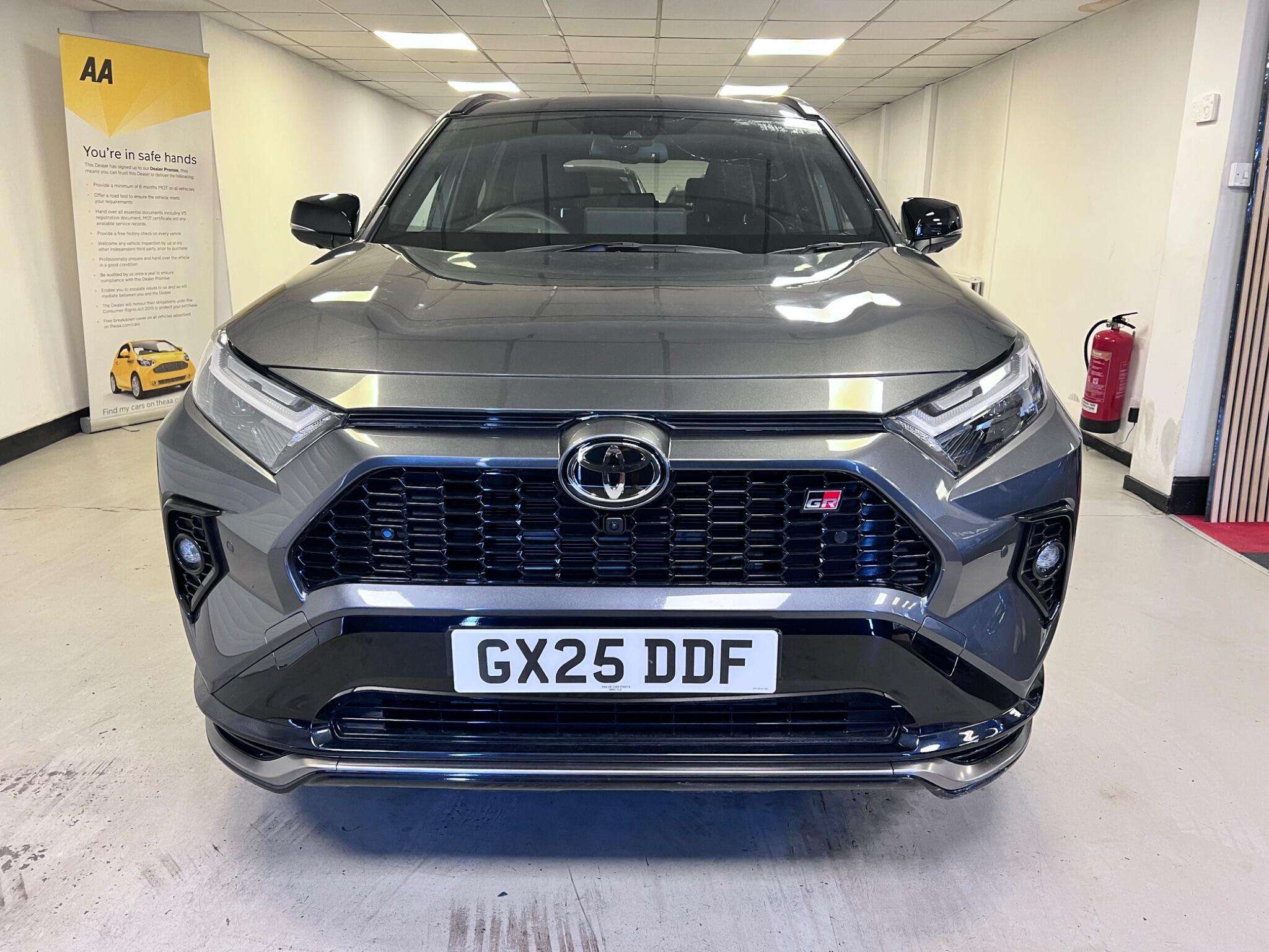 A 2025 TOYOTA RAV4 2.5 VVT 18.1kWh GR SPORT CVT 4WD Euro 6 (s/s) 5dr A 2025 TOYOTA RAV4 2.5 VVT 18.1kWh GR SPORT CVT 4WD Euro 6 (s/s) 5dr