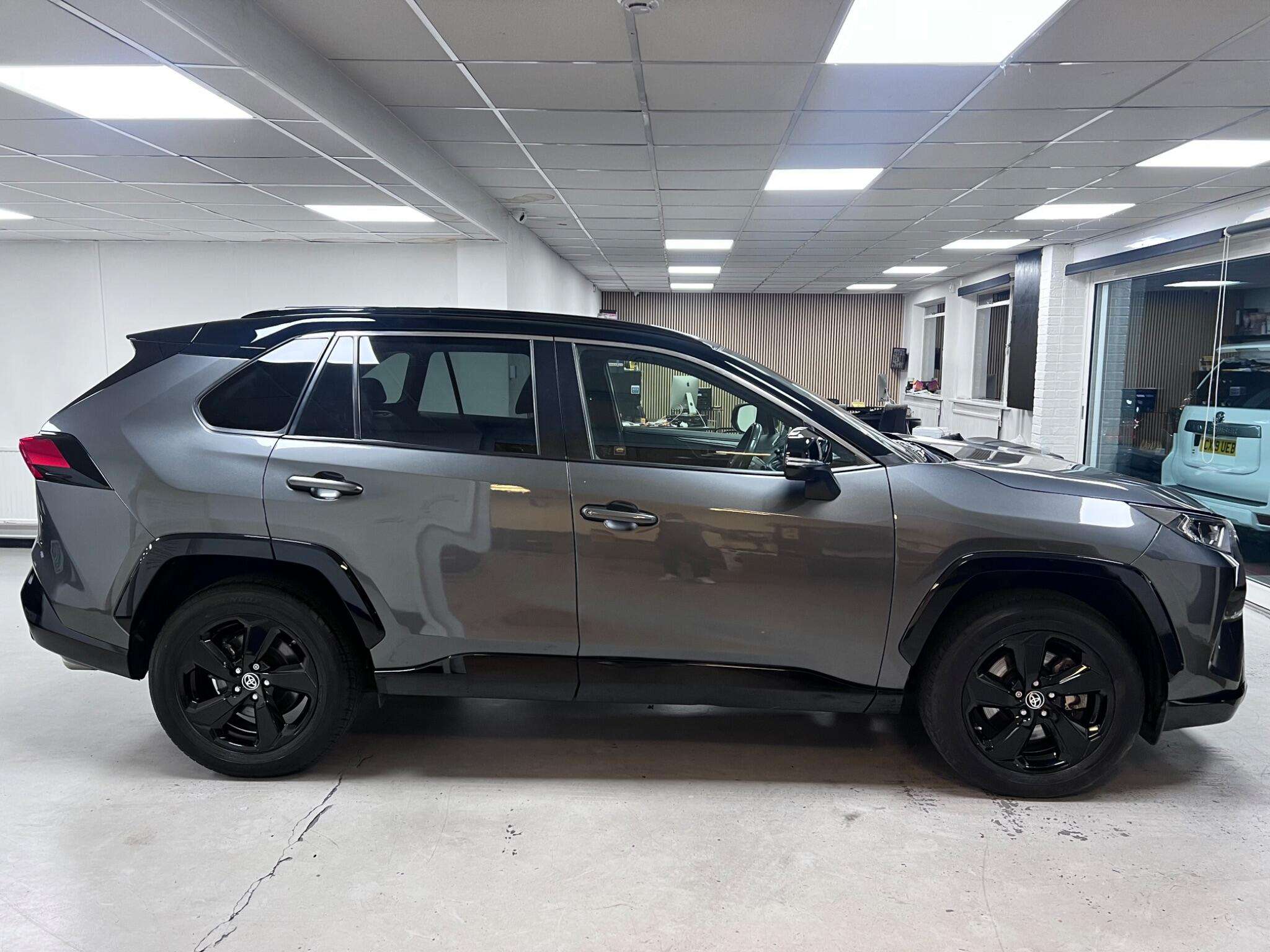 A 2020 TOYOTA RAV4 2.5 VVT-h Dynamic CVT 4WD Euro 6 (s/s) 5dr A 2020 TOYOTA RAV4 2.5 VVT-h Dynamic CVT 4WD Euro 6 (s/s) 5dr