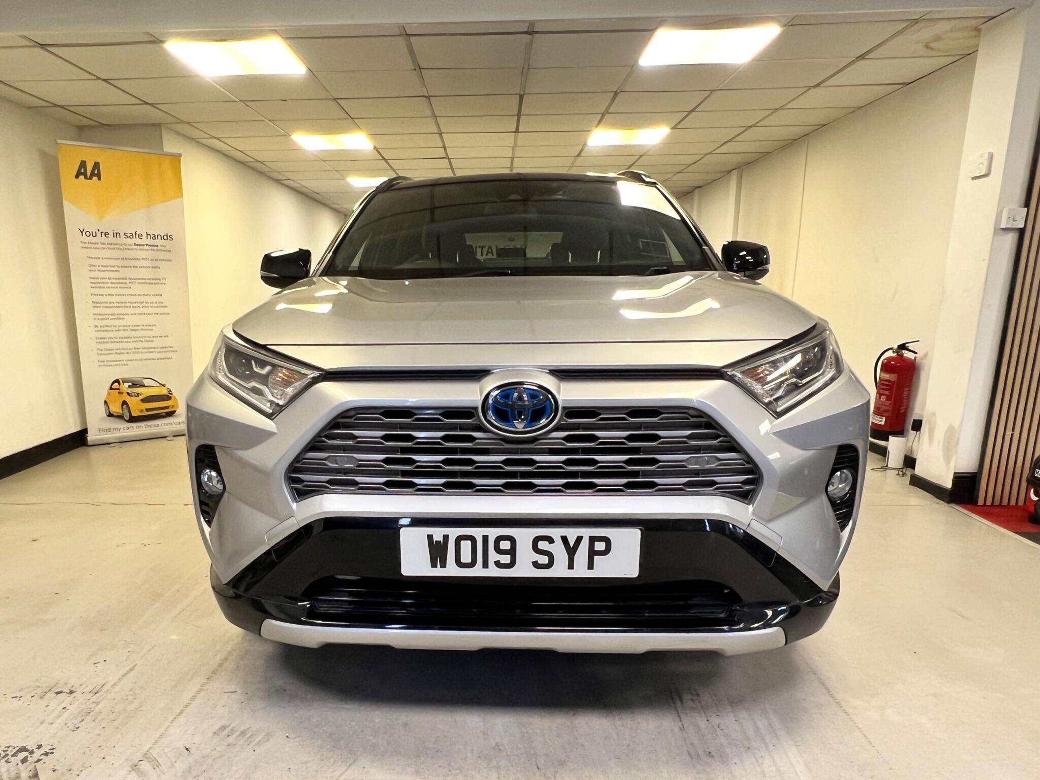 A 2019 TOYOTA RAV4 2.5 VVT-h Dynamic CVT 4WD Euro 6 (s/s) 5dr A 2019 TOYOTA RAV4 2.5 VVT-h Dynamic CVT 4WD Euro 6 (s/s) 5dr