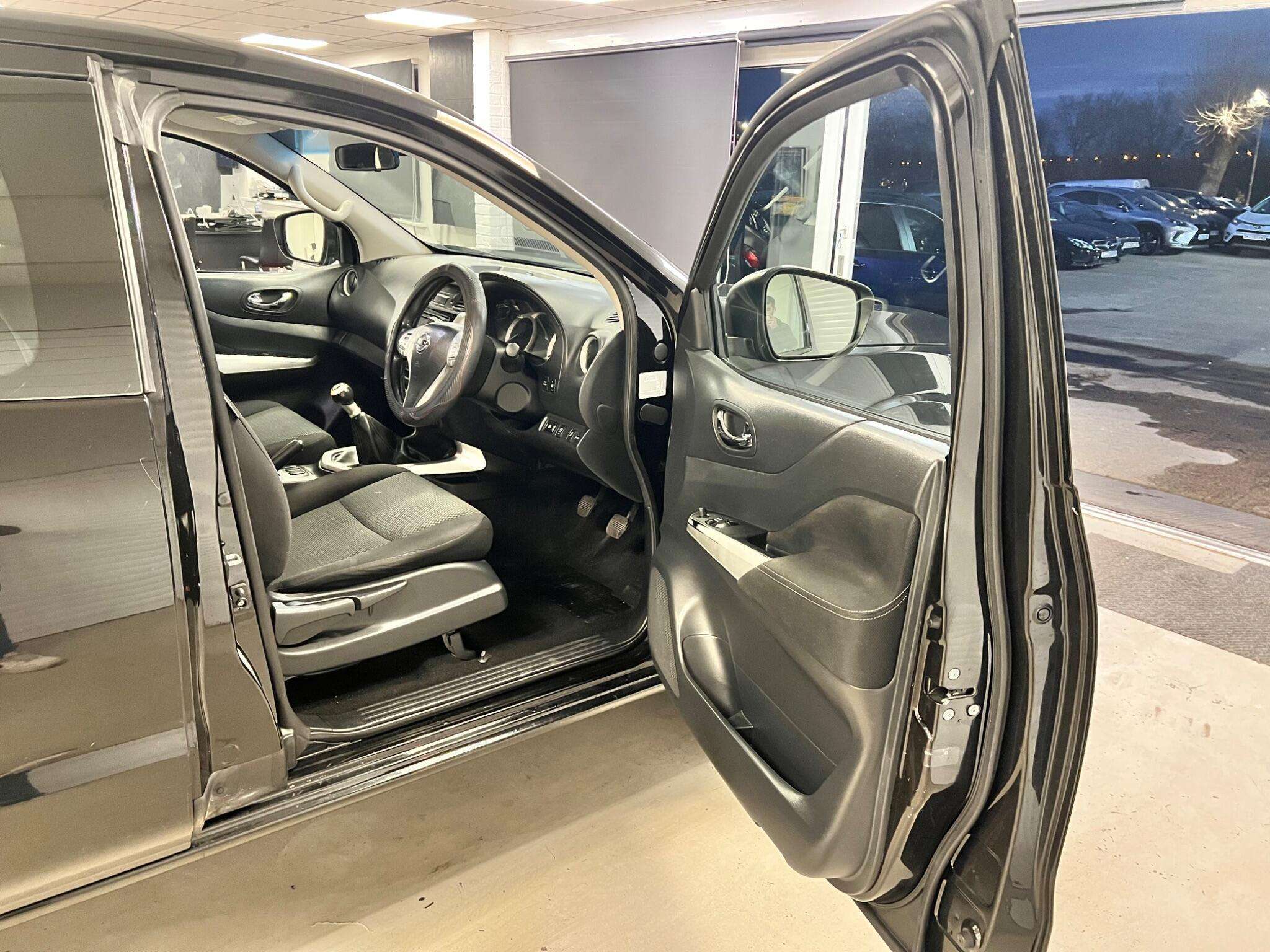 2016 NISSAN NAVARA 2016 NISSAN NAVARA