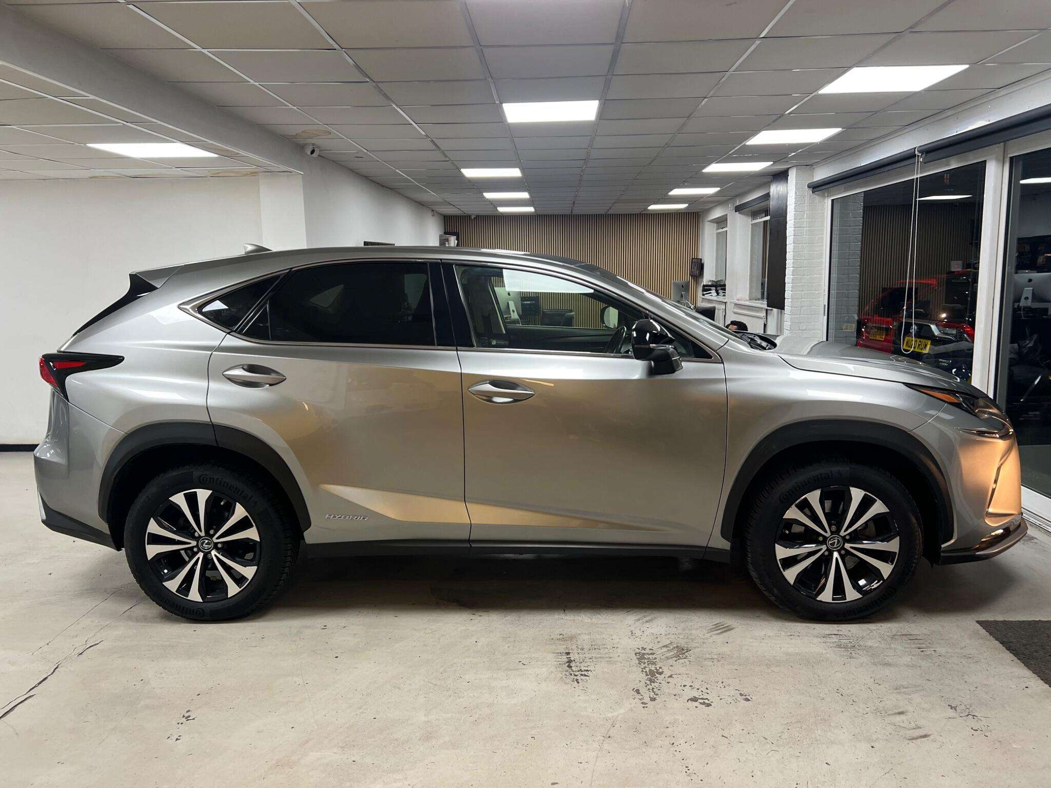 A 2021 LEXUS NX 2.5 300h GPF E-CVT 4WD Euro 6 (s/s) 5dr A 2021 LEXUS NX 2.5 300h GPF E-CVT 4WD Euro 6 (s/s) 5dr