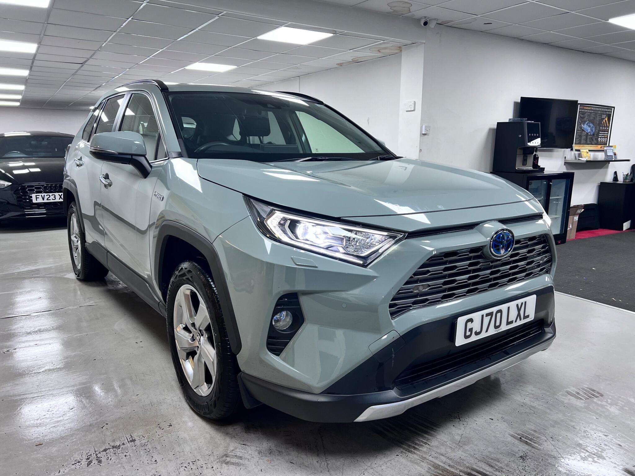 A 2020 TOYOTA RAV4 2.5 VVT-h Excel CVT Euro 6 (s/s) 5dr A 2020 TOYOTA RAV4 2.5 VVT-h Excel CVT Euro 6 (s/s) 5dr