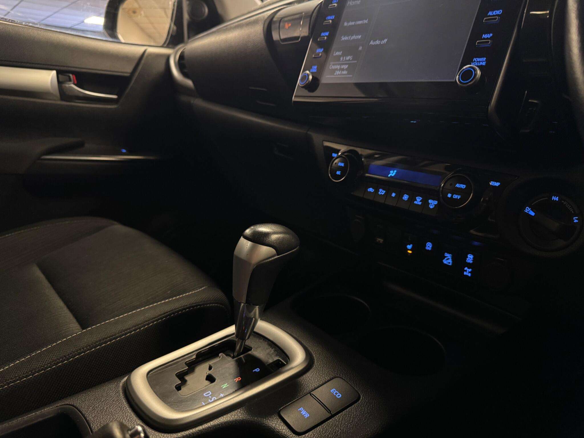 2022 TOYOTA HILUX 2022 TOYOTA HILUX