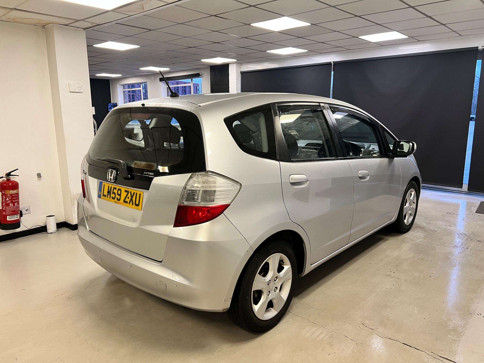 A 2009 HONDA JAZZ 1.4 i-VTEC ES i SHIFT Euro 4 5dr A 2009 HONDA JAZZ 1.4 i-VTEC ES i SHIFT Euro 4 5dr