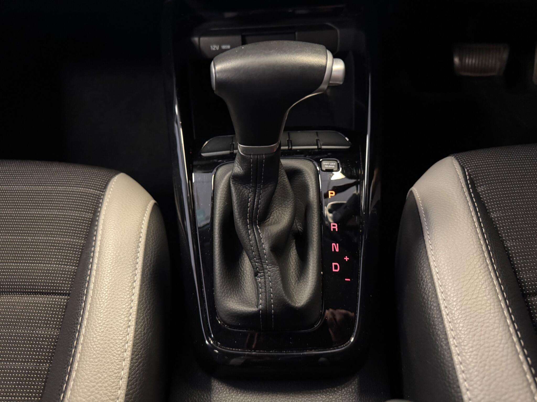 2021 KIA STONIC 2021 KIA STONIC