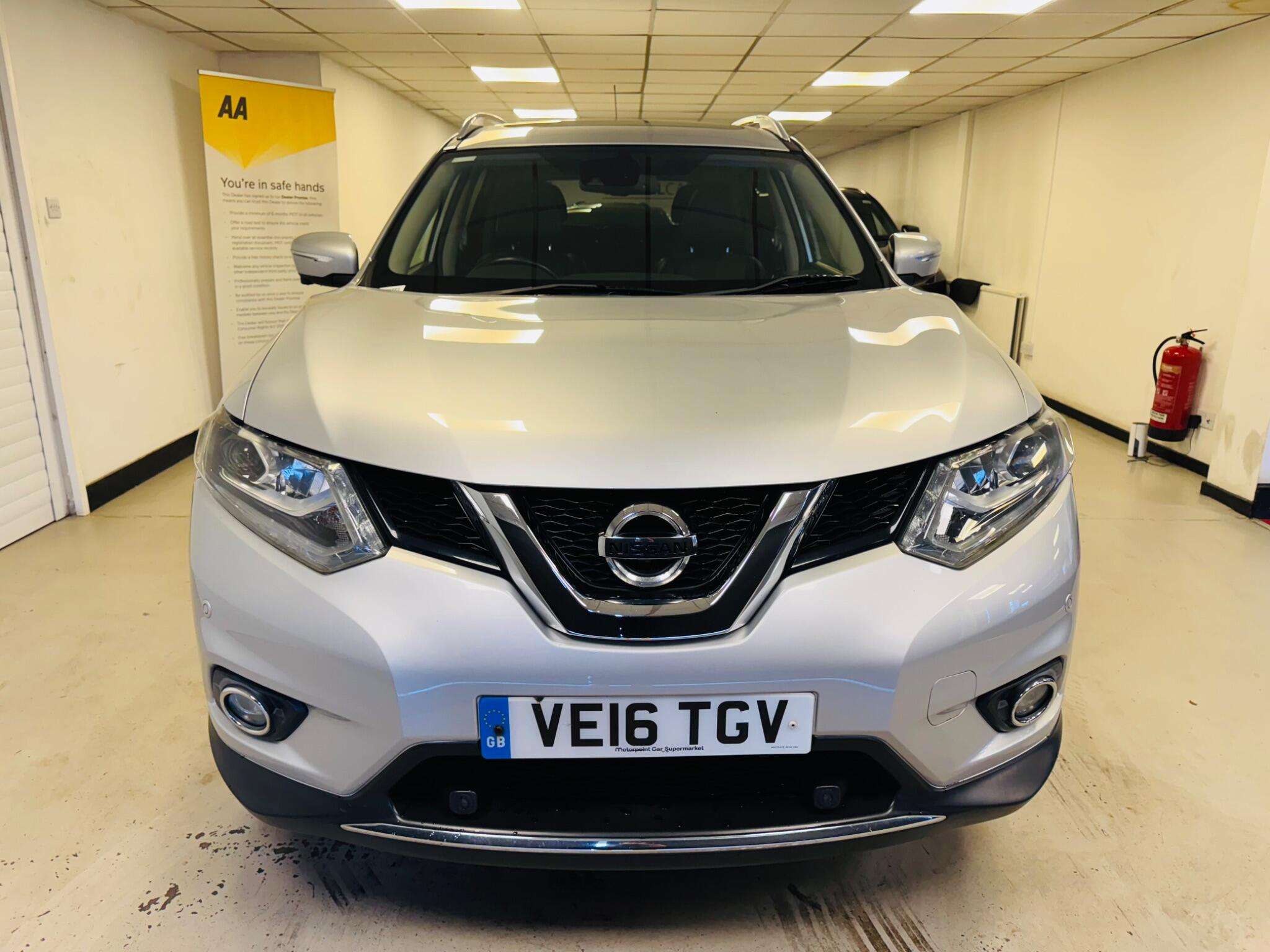 A 2016 NISSAN X-TRAIL 1.6 dCi Tekna Euro 6 (s/s) 5dr A 2016 NISSAN X-TRAIL 1.6 dCi Tekna Euro 6 (s/s) 5dr