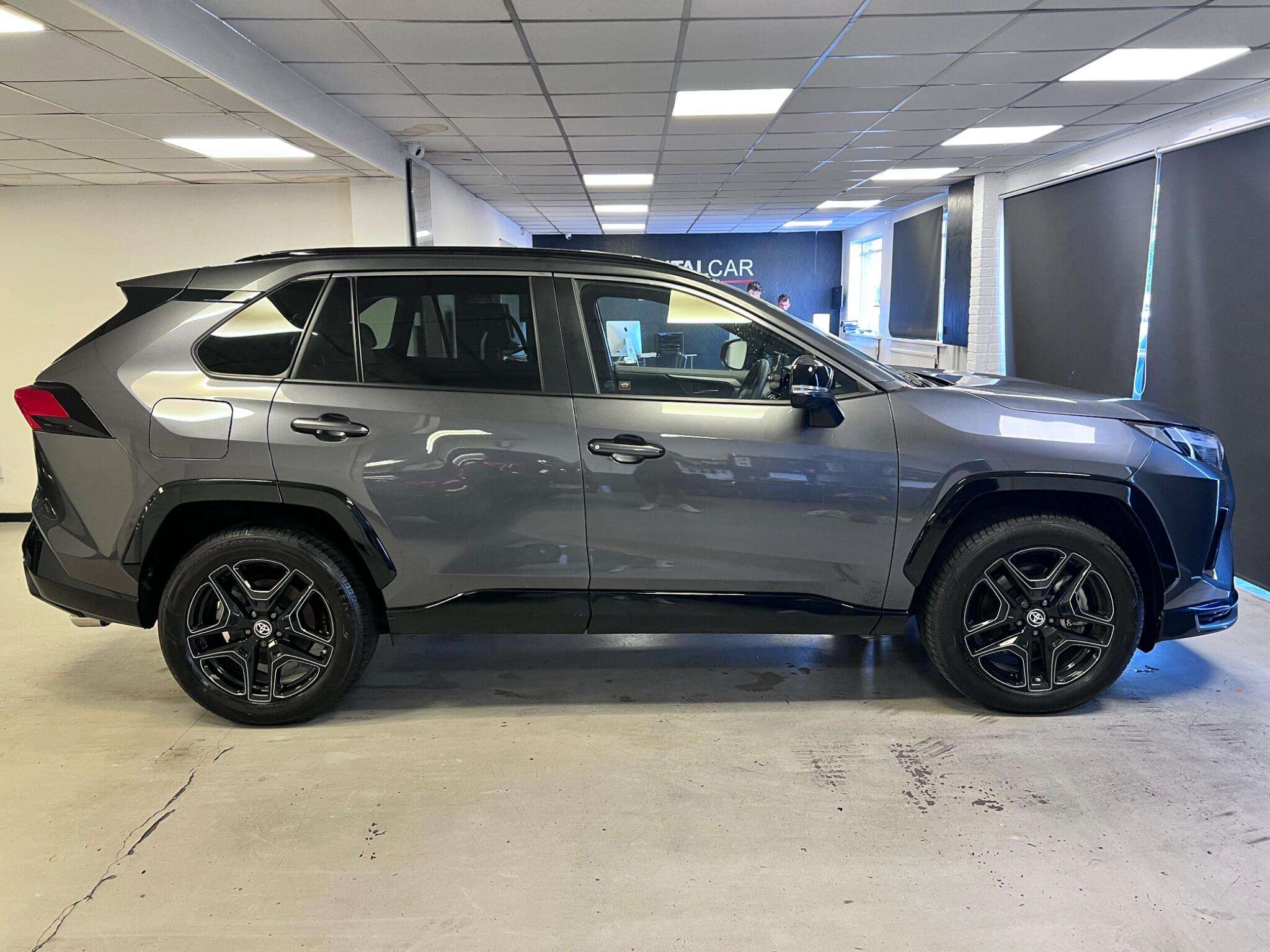 A 2025 TOYOTA RAV4 2.5 VVT 18.1kWh GR SPORT CVT 4WD Euro 6 (s/s) 5dr A 2025 TOYOTA RAV4 2.5 VVT 18.1kWh GR SPORT CVT 4WD Euro 6 (s/s) 5dr