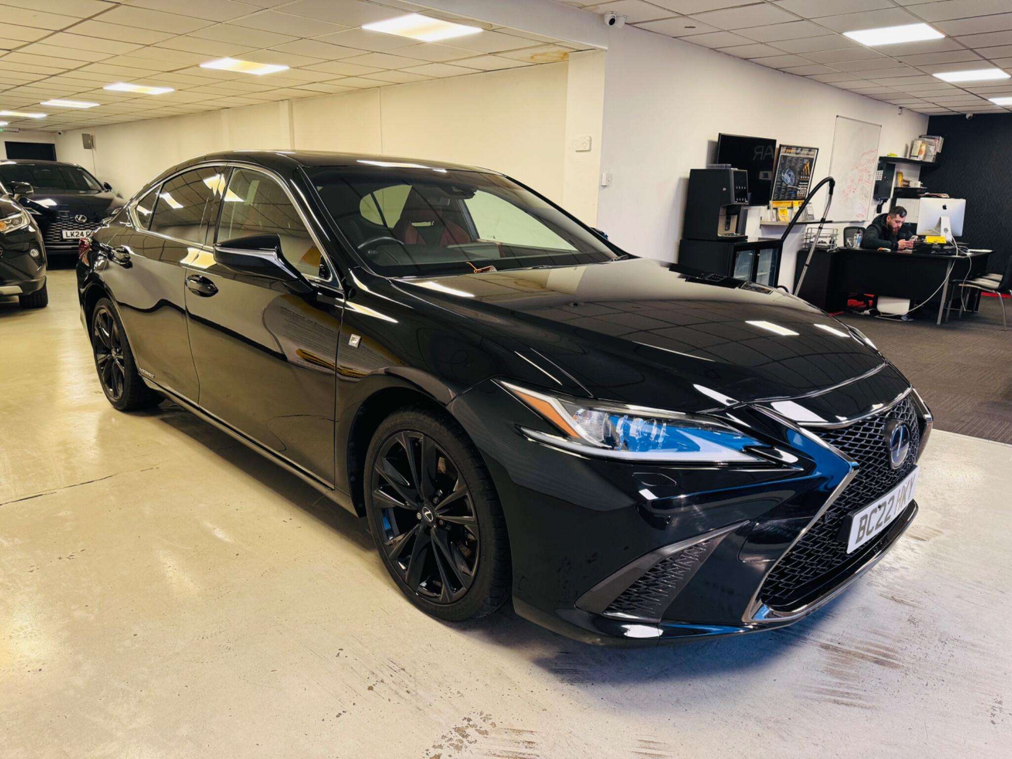 A 2022 LEXUS ES 2.5 300h F Sport E-CVT Euro 6 (s/s) 4dr A 2022 LEXUS ES 2.5 300h F Sport E-CVT Euro 6 (s/s) 4dr