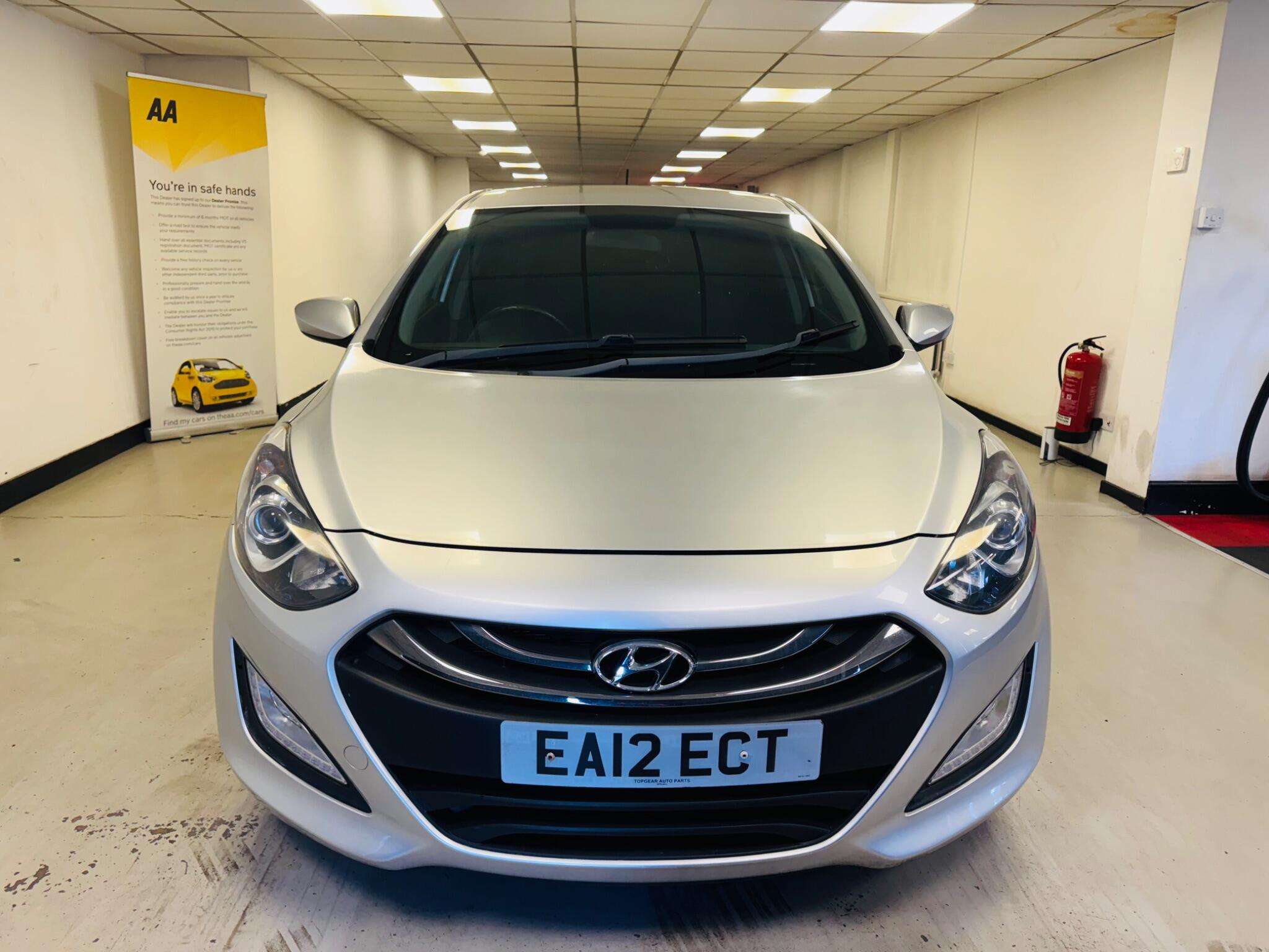 A 2012 HYUNDAI I30 1.6 CRDi Blue Drive Active Euro 5 (s/s) 5dr A 2012 HYUNDAI I30 1.6 CRDi Blue Drive Active Euro 5 (s/s) 5dr