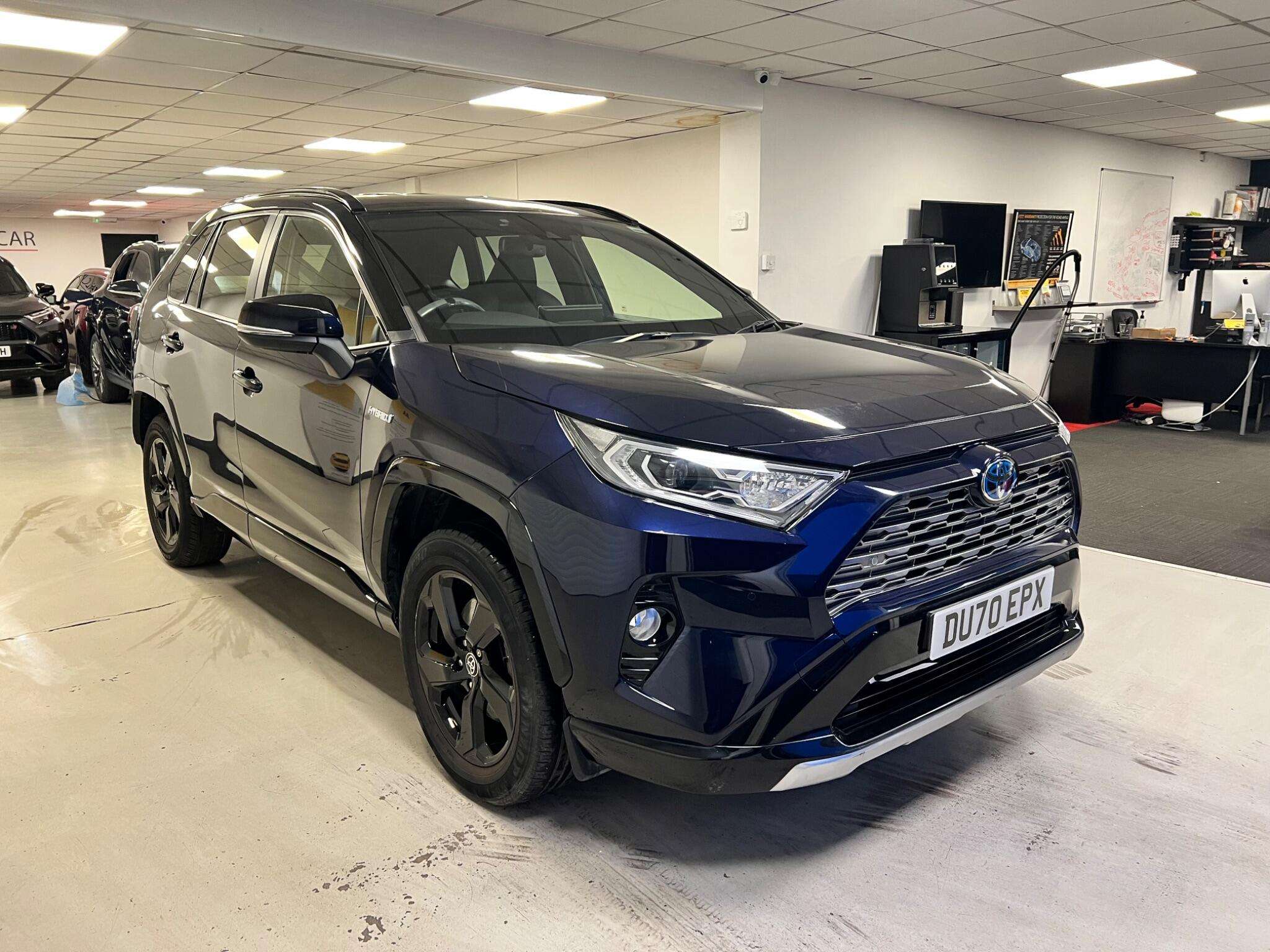 A 2020 TOYOTA RAV4 2.5 VVT-h Dynamic CVT 4WD Euro 6 (s/s) 5dr A 2020 TOYOTA RAV4 2.5 VVT-h Dynamic CVT 4WD Euro 6 (s/s) 5dr