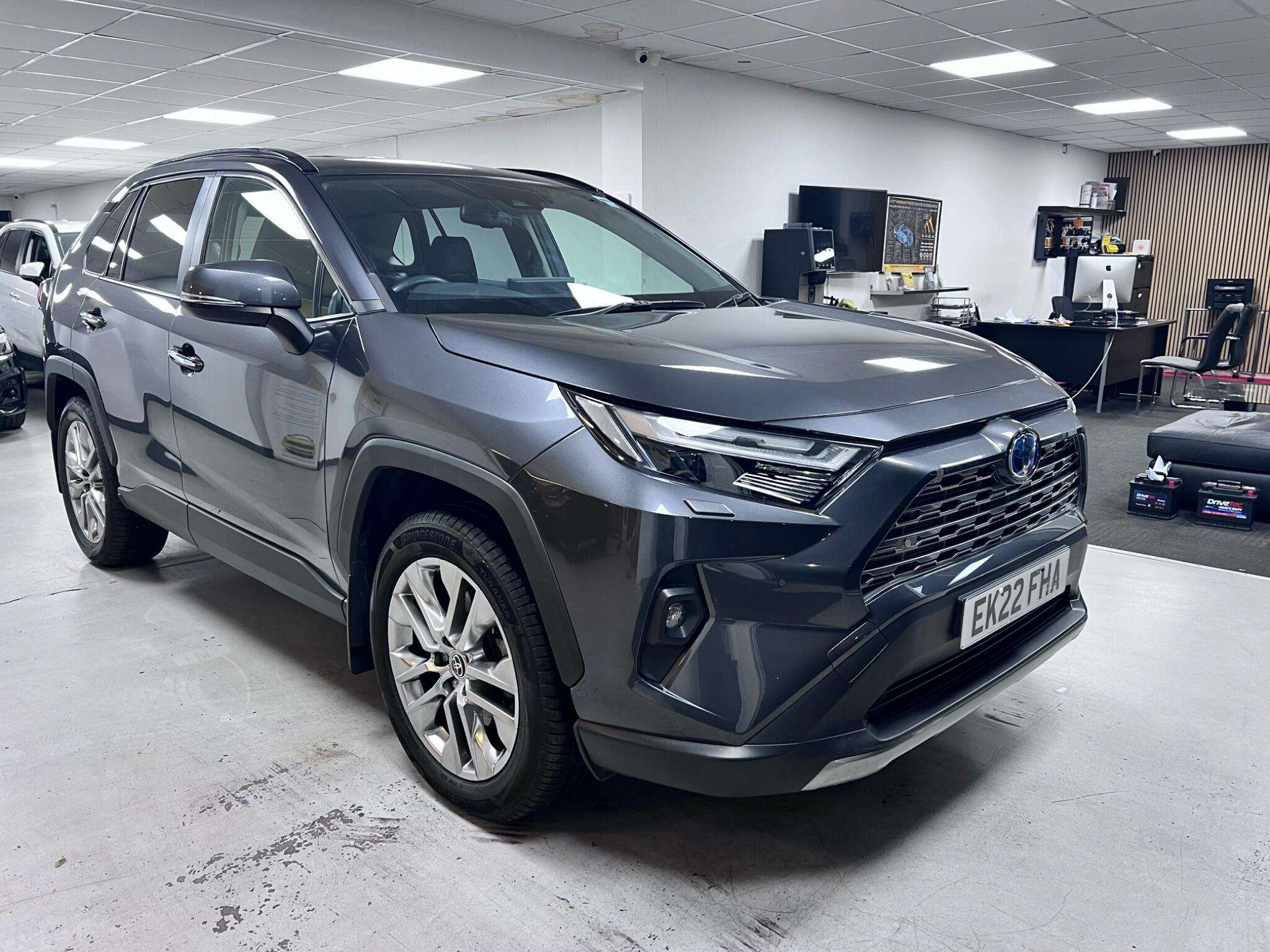 A 2022 TOYOTA RAV4 2.5 VVT-h Excel CVT Euro 6 (s/s) 5dr A 2022 TOYOTA RAV4 2.5 VVT-h Excel CVT Euro 6 (s/s) 5dr
