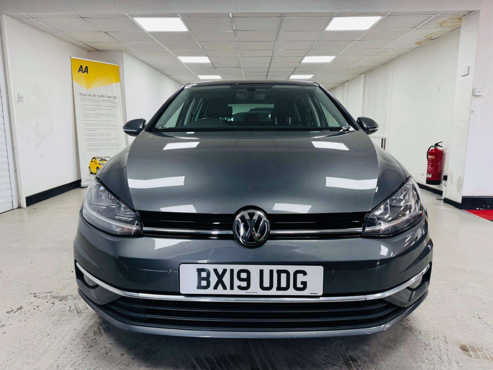 A 2019 VOLKSWAGEN GOLF 1.6 TDI Match Euro 6 (s/s) 5dr A 2019 VOLKSWAGEN GOLF 1.6 TDI Match Euro 6 (s/s) 5dr