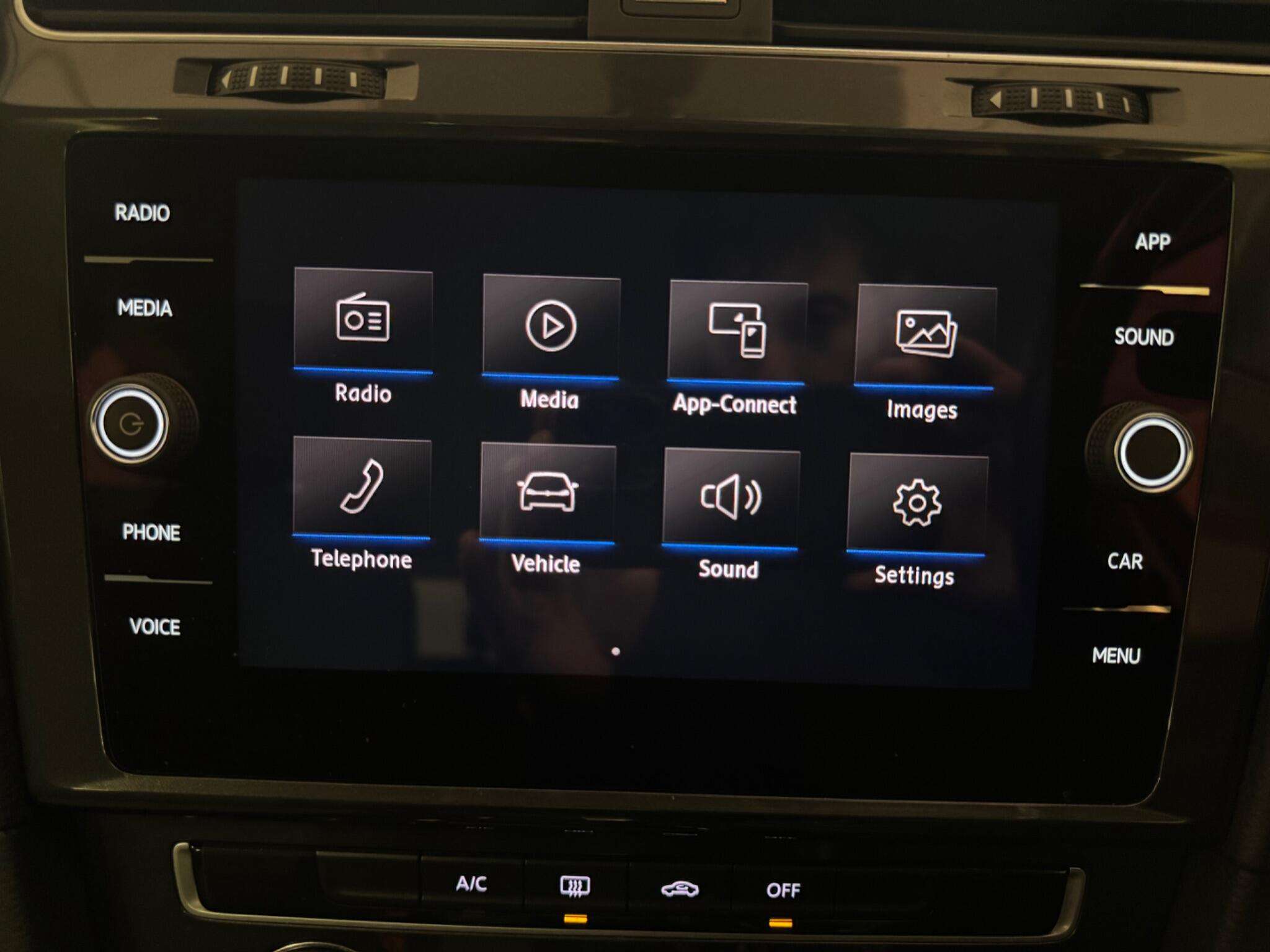 2017 VOLKSWAGEN GOLF 2017 VOLKSWAGEN GOLF