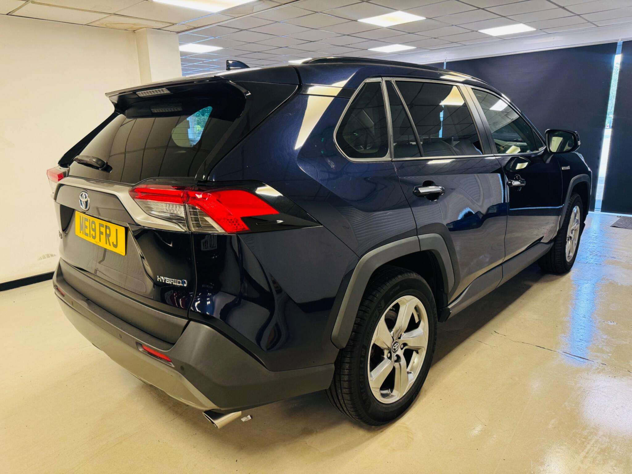 2019 TOYOTA RAV4 2019 TOYOTA RAV4