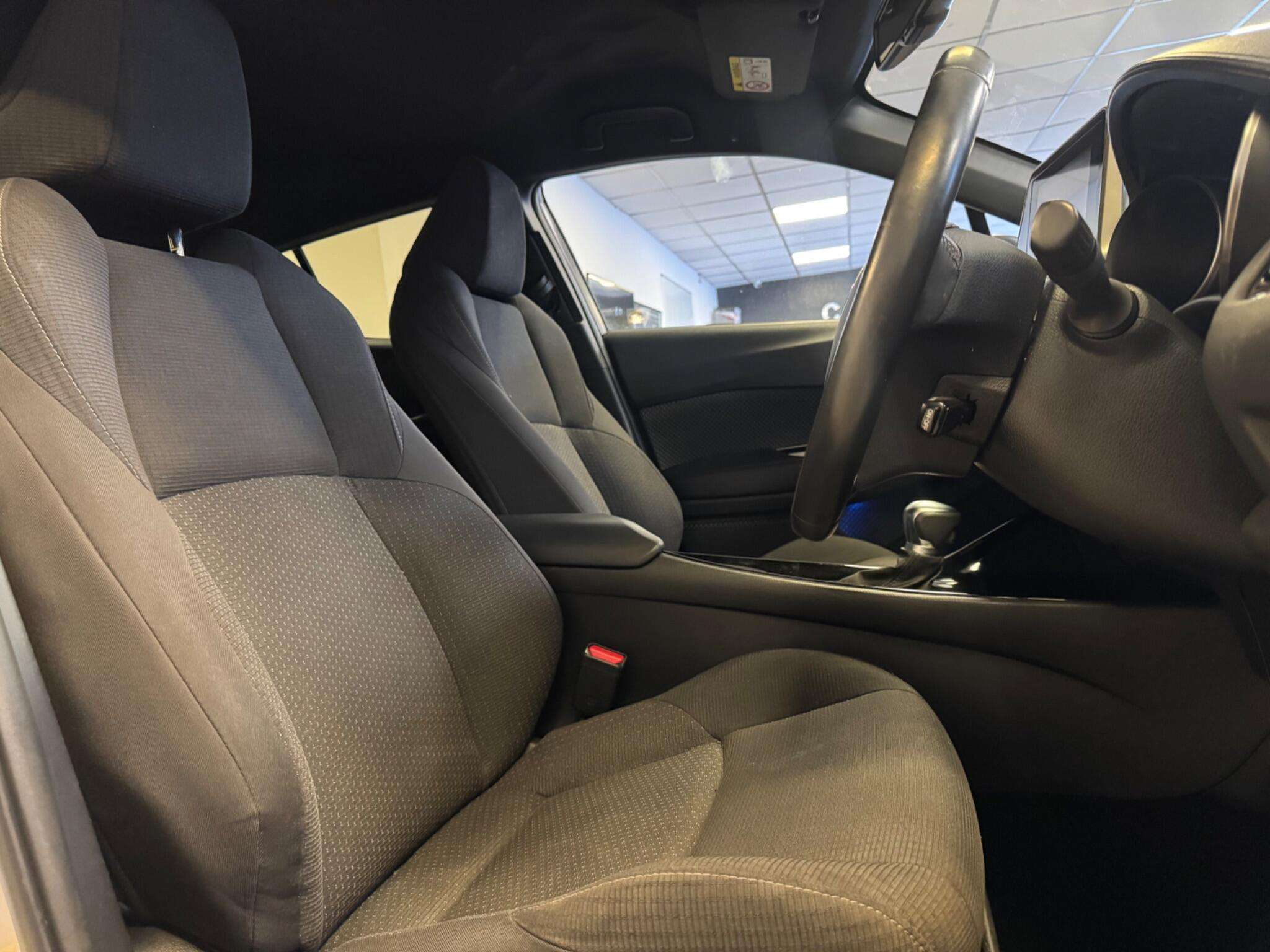 2019 TOYOTA C-HR 2019 TOYOTA C-HR