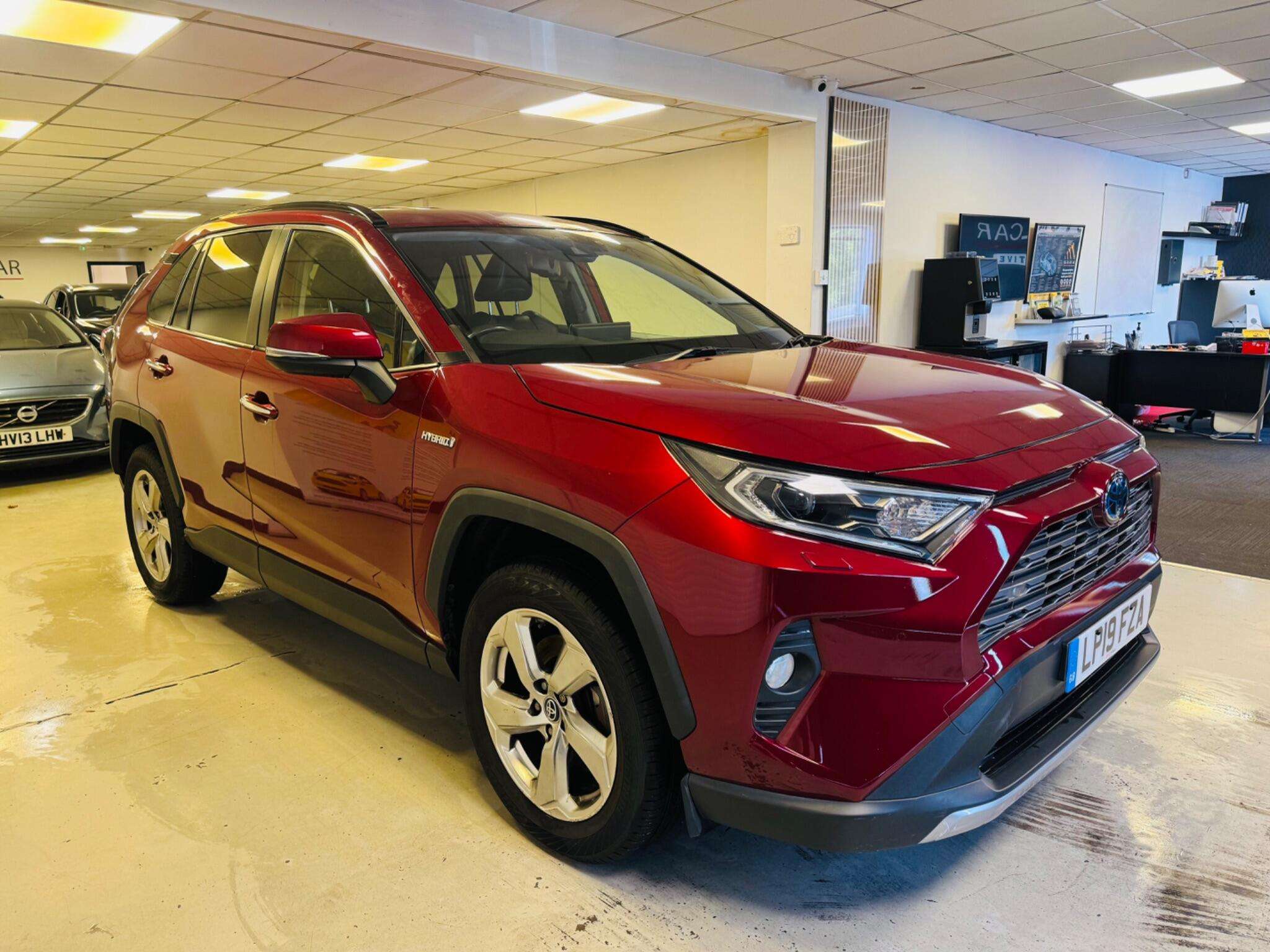 A 2019 TOYOTA RAV4 2.5 VVT-h Excel CVT Euro 6 (s/s) 5dr A 2019 TOYOTA RAV4 2.5 VVT-h Excel CVT Euro 6 (s/s) 5dr
