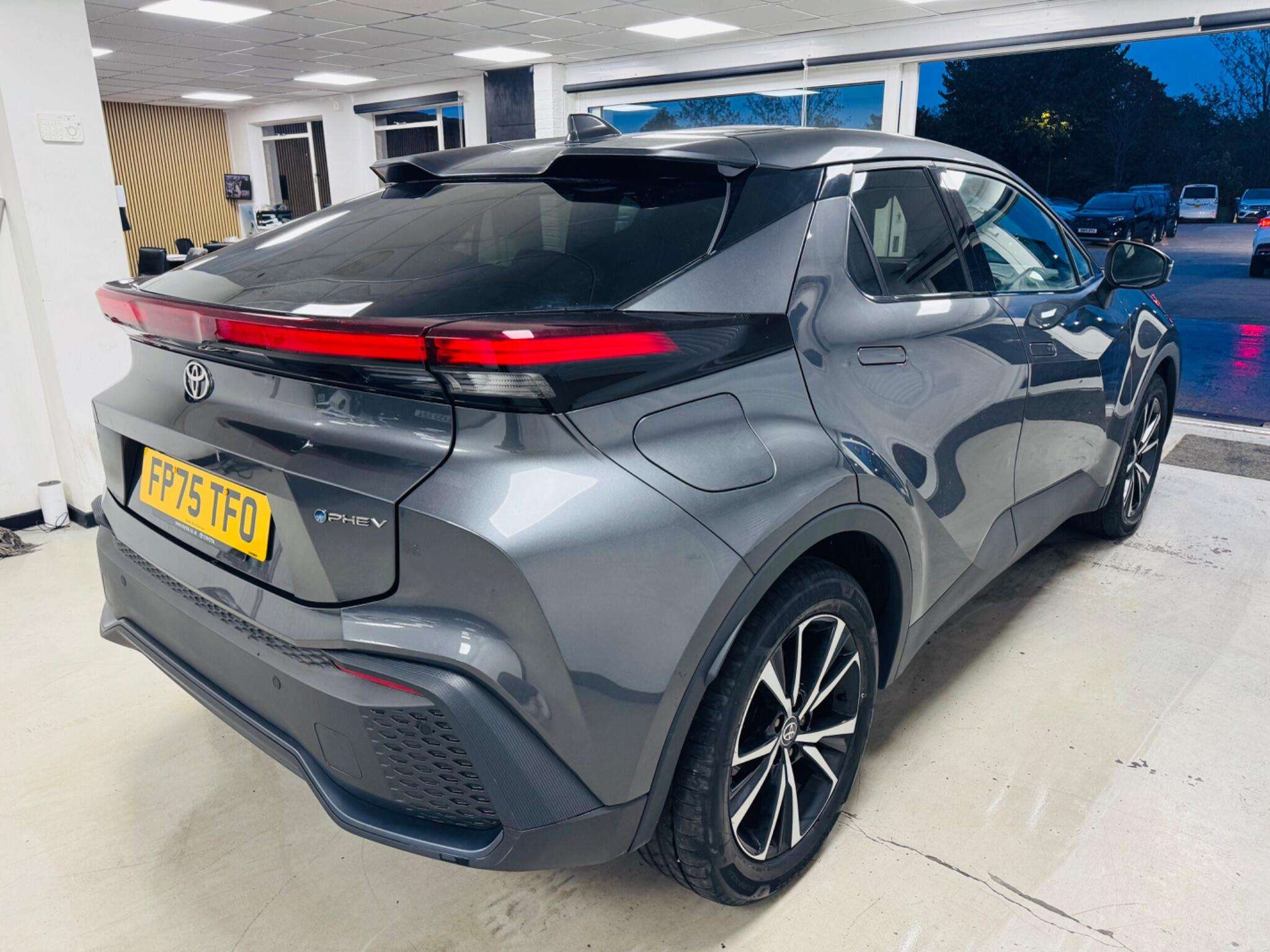 2025 TOYOTA C-HR 2025 TOYOTA C-HR