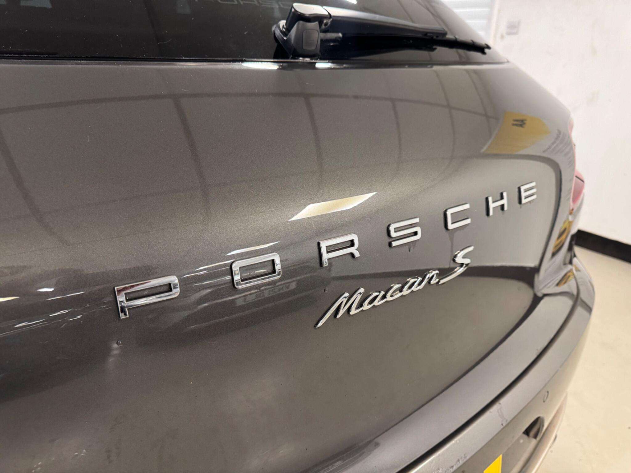 2017 PORSCHE MACAN 2017 PORSCHE MACAN