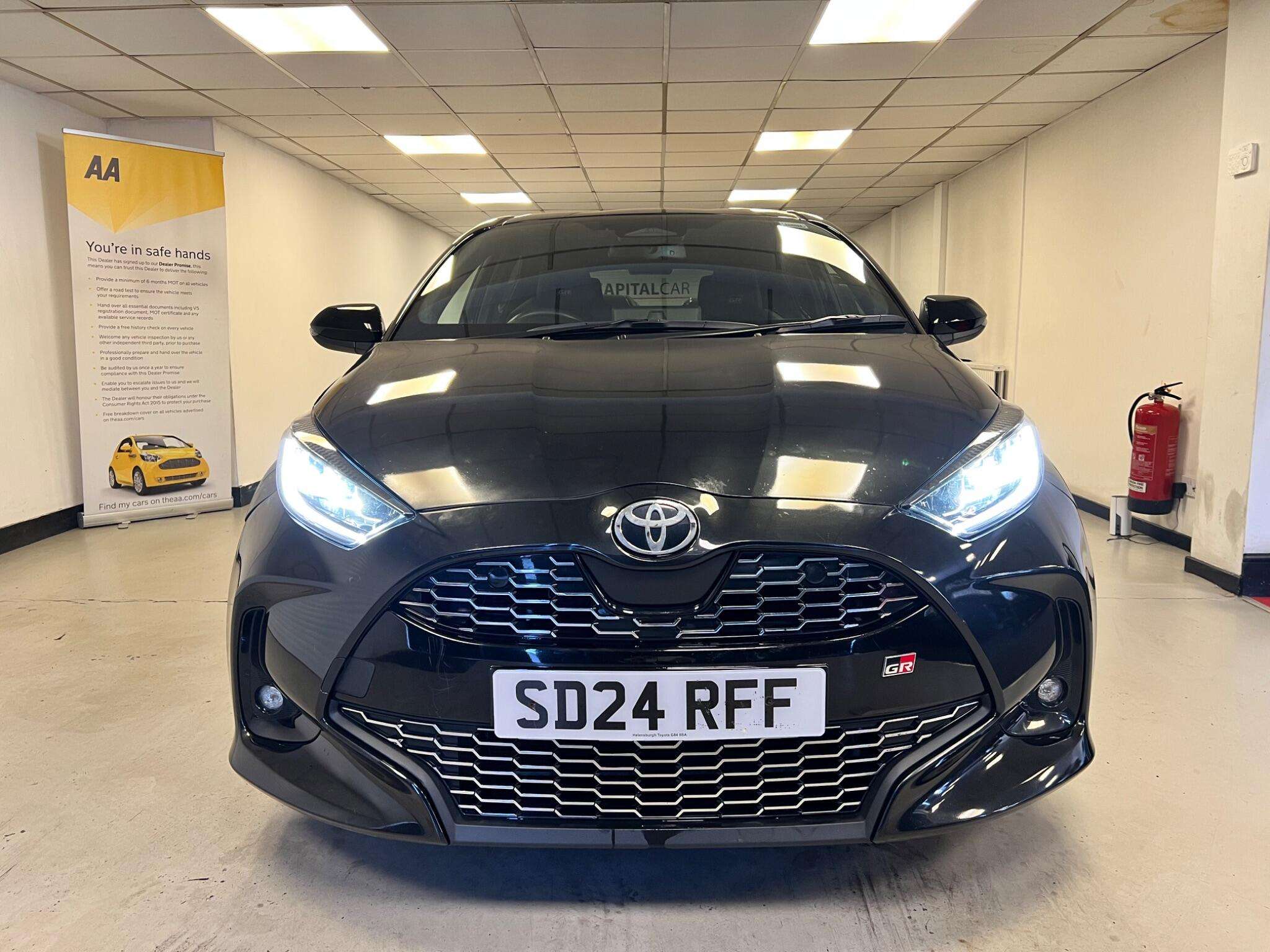 A 2024 TOYOTA YARIS 1.5 VVT-h GR SPORT E-CVT Euro 6 (s/s) 5dr A 2024 TOYOTA YARIS 1.5 VVT-h GR SPORT E-CVT Euro 6 (s/s) 5dr