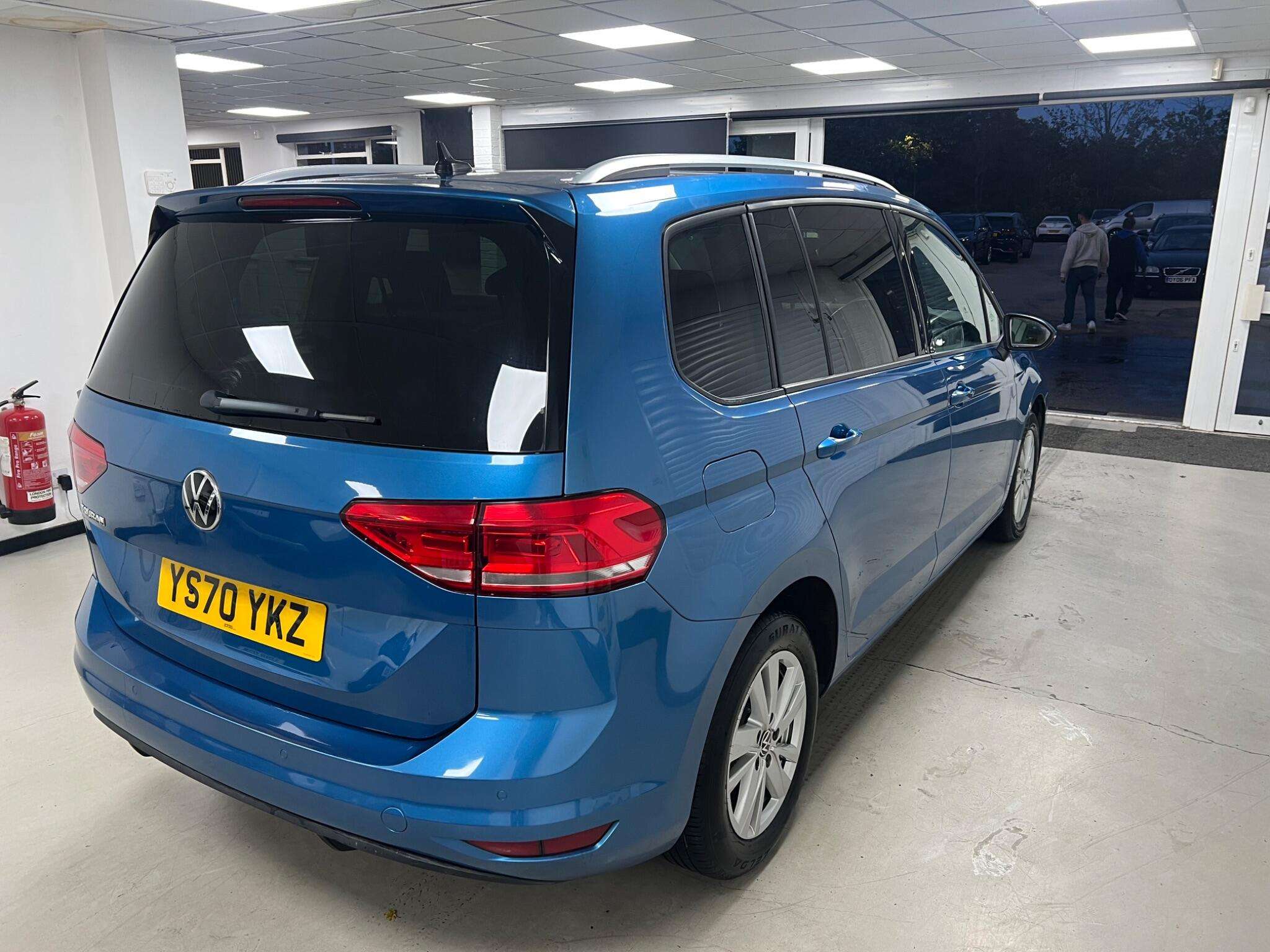 A 2020 VOLKSWAGEN TOURAN 1.5 TSI EVO SE Family DSG Euro 6 (s/s) 5dr A 2020 VOLKSWAGEN TOURAN 1.5 TSI EVO SE Family DSG Euro 6 (s/s) 5dr