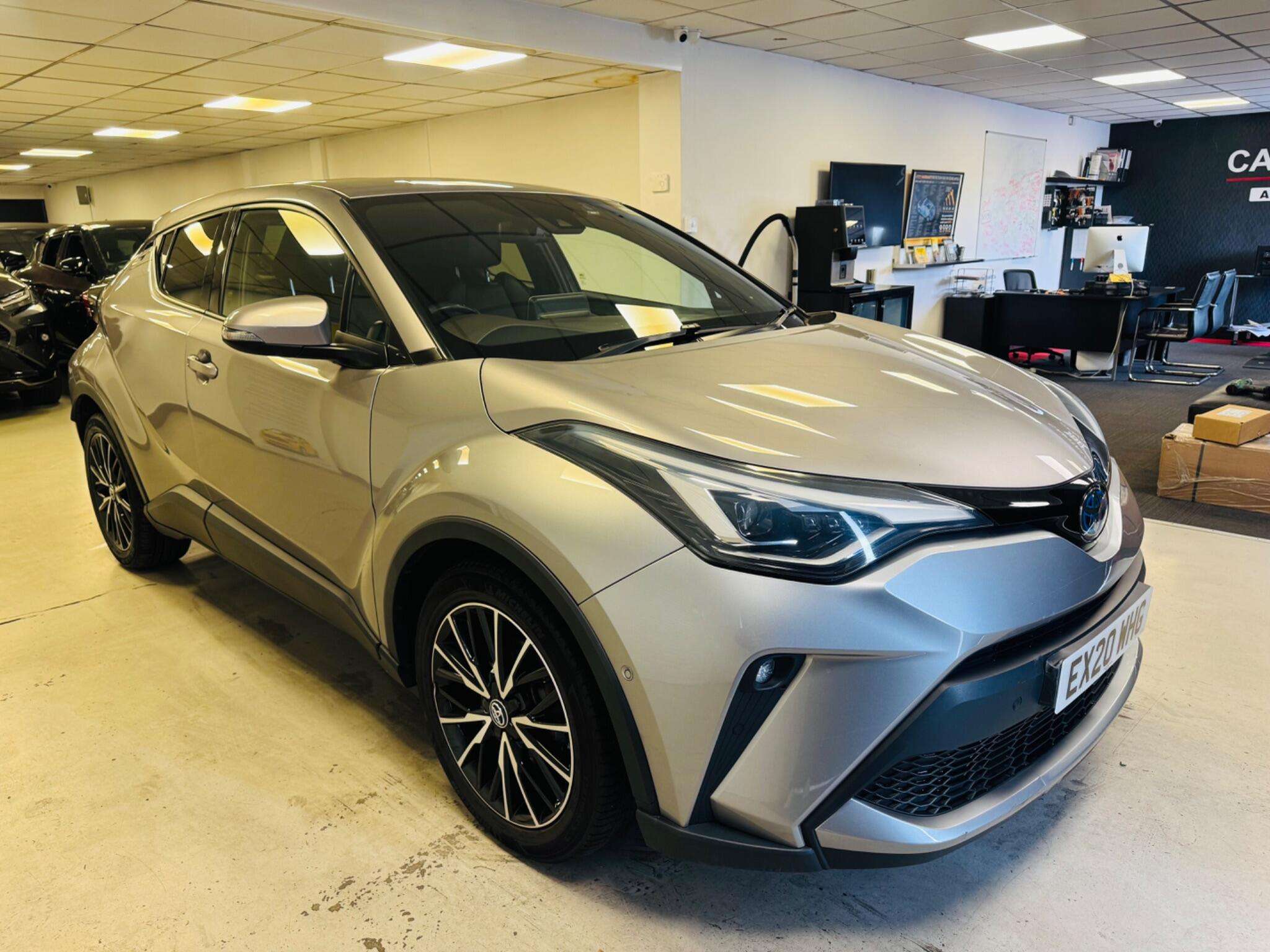 A 2020 TOYOTA C-HR 2.0 VVT-h Excel CVT Euro 6 (s/s) 5dr A 2020 TOYOTA C-HR 2.0 VVT-h Excel CVT Euro 6 (s/s) 5dr