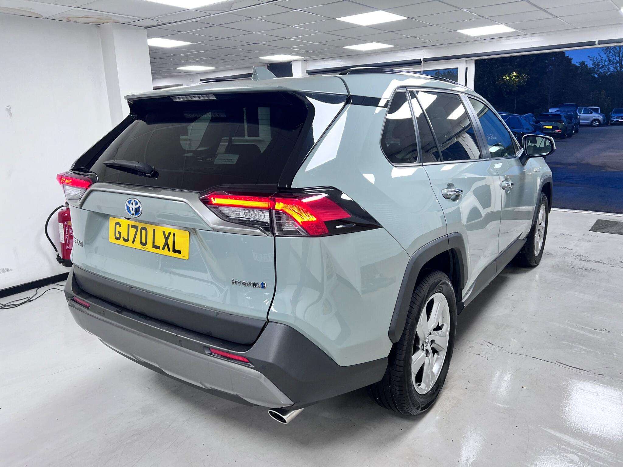 A 2020 TOYOTA RAV4 2.5 VVT-h Excel CVT Euro 6 (s/s) 5dr A 2020 TOYOTA RAV4 2.5 VVT-h Excel CVT Euro 6 (s/s) 5dr