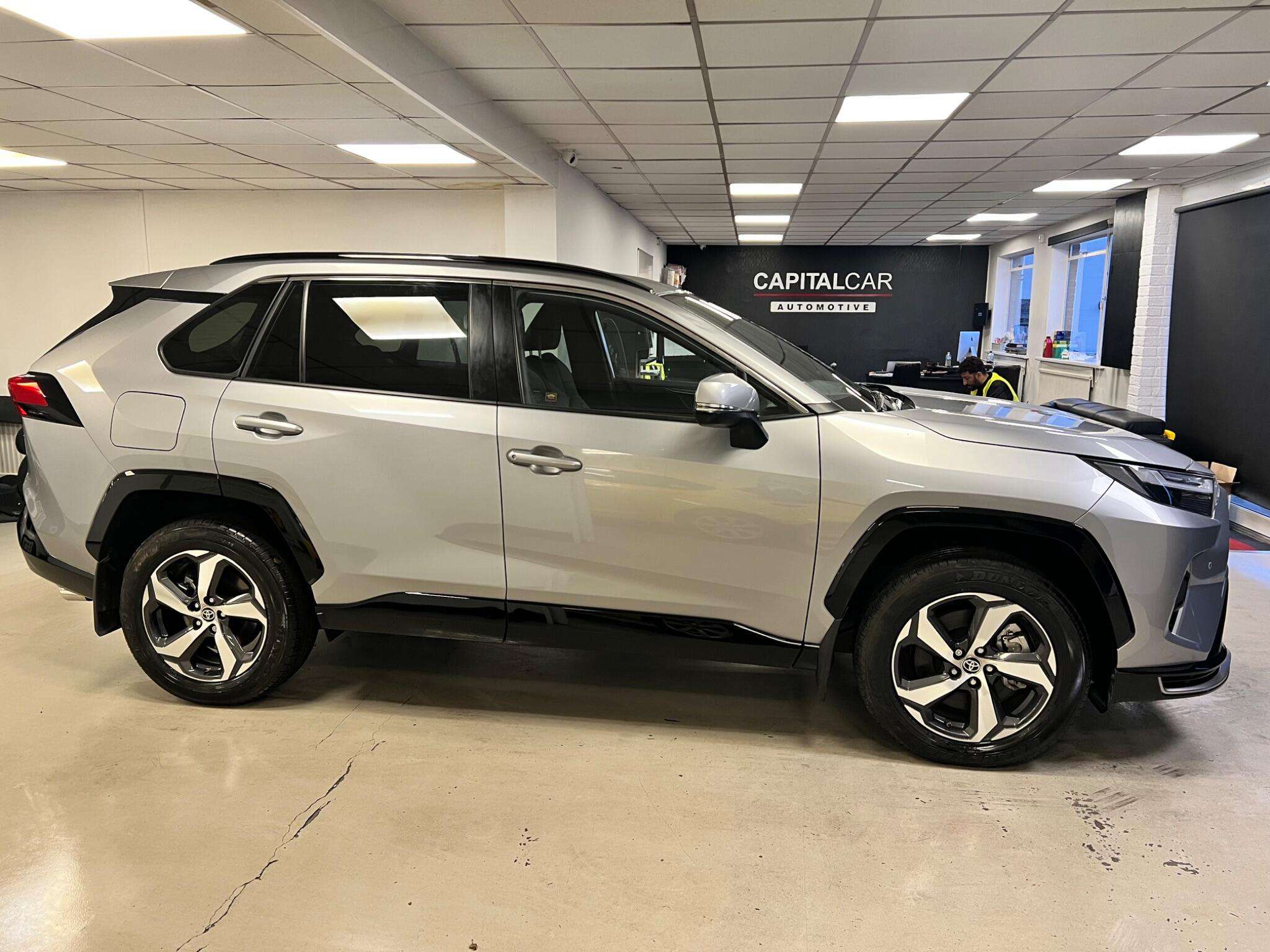 A 2025 TOYOTA RAV4 2.5 VVT 18.1kWh Design CVT 4WD Euro 6 (s/s) 5dr A 2025 TOYOTA RAV4 2.5 VVT 18.1kWh Design CVT 4WD Euro 6 (s/s) 5dr