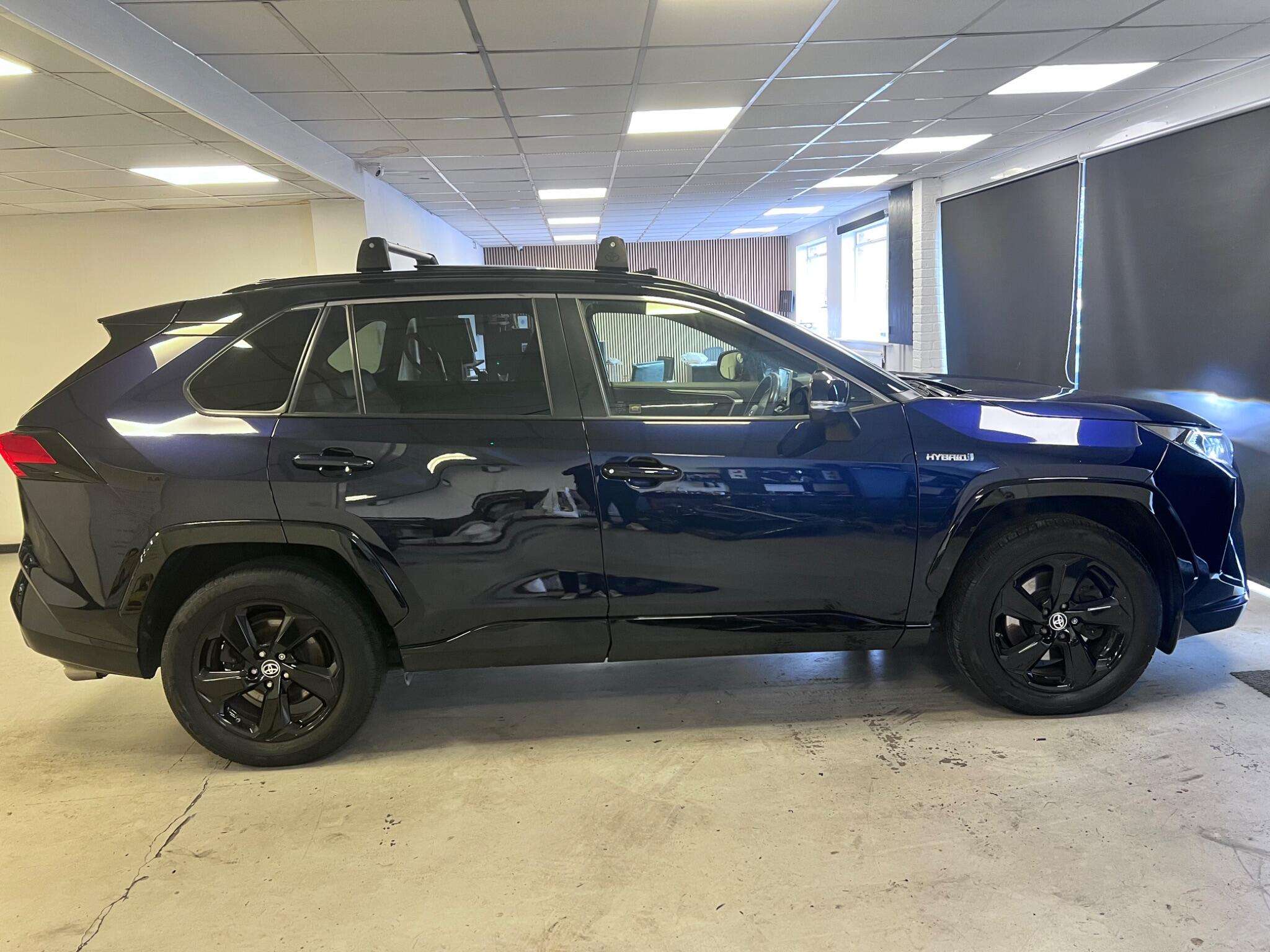 A 2020 TOYOTA RAV4 2.5 VVT-h Dynamic CVT 4WD Euro 6 (s/s) 5dr A 2020 TOYOTA RAV4 2.5 VVT-h Dynamic CVT 4WD Euro 6 (s/s) 5dr