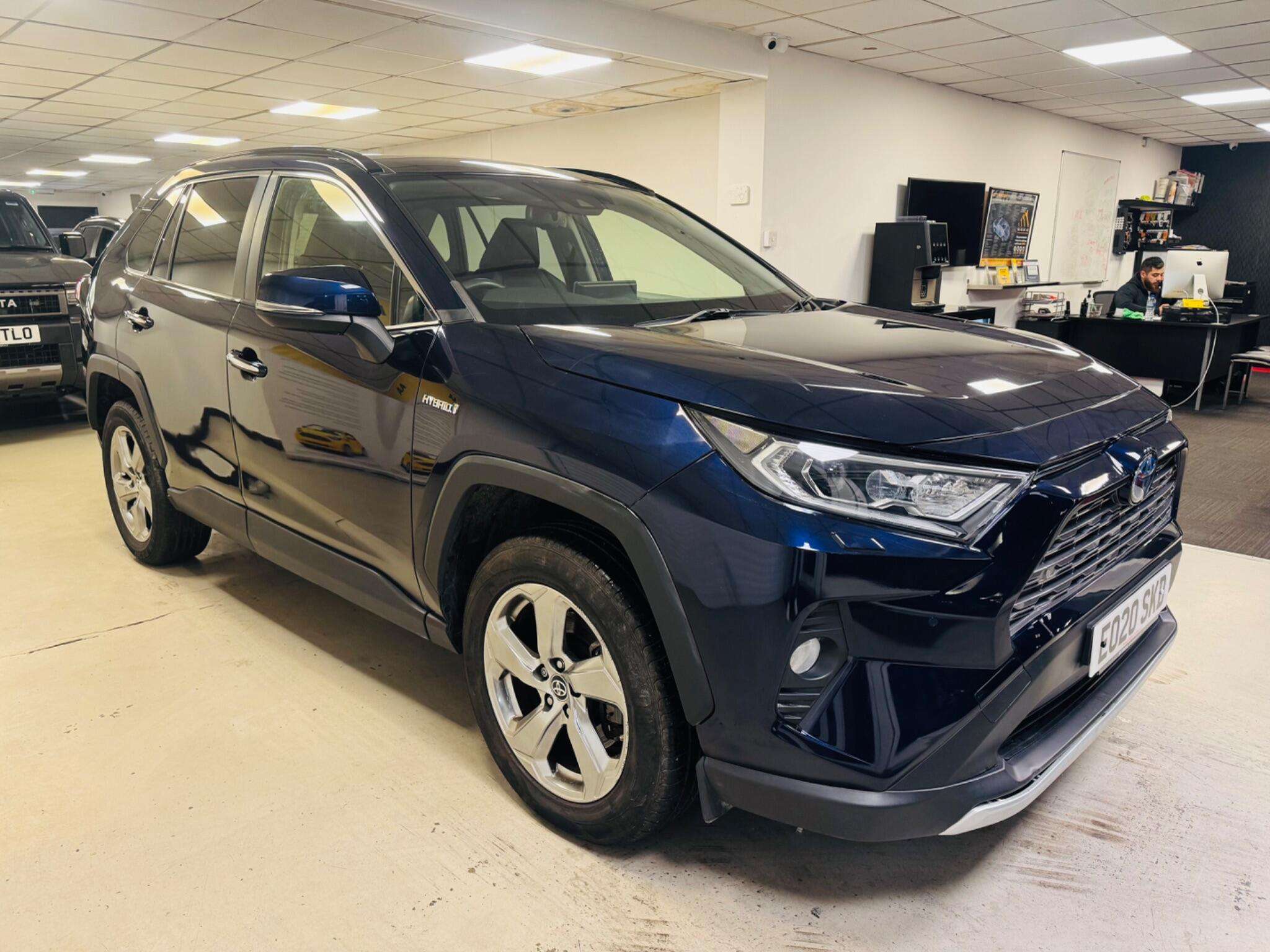 A 2020 TOYOTA RAV4 2.5 VVT-h Excel CVT Euro 6 (s/s) 5dr A 2020 TOYOTA RAV4 2.5 VVT-h Excel CVT Euro 6 (s/s) 5dr