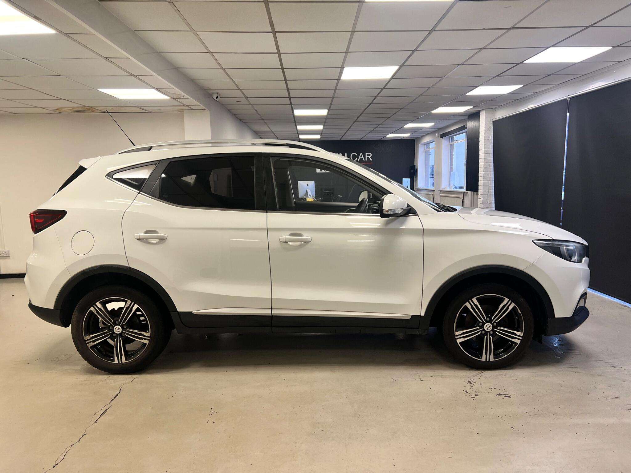 A 2018 MG ZS 1.5 VTi-TECH Exclusive Euro 6 (s/s) 5dr A 2018 MG ZS 1.5 VTi-TECH Exclusive Euro 6 (s/s) 5dr