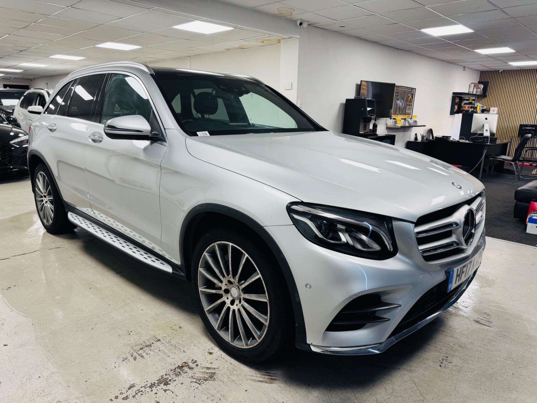A 2017 MERCEDES-BENZ GLC 2.1 GLC220d AMG Line (Premium) G-Tronic 4MATIC Euro 6 (s/s) 5dr A 2017 MERCEDES-BENZ GLC 2.1 GLC220d AMG Line (Premium) G-Tronic 4MATIC Euro 6 (s/s) 5dr