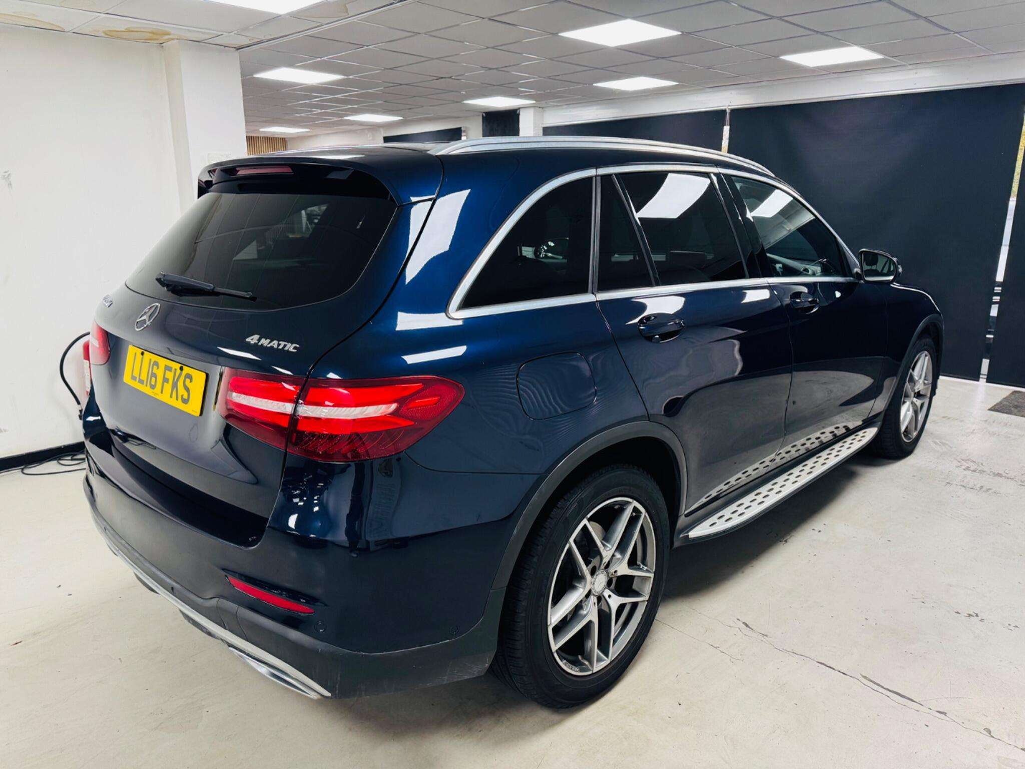 A 2016 MERCEDES-BENZ GLC 2.1 GLC250d AMG Line G-Tronic 4MATIC Euro 6 (s/s) 5dr A 2016 MERCEDES-BENZ GLC 2.1 GLC250d AMG Line G-Tronic 4MATIC Euro 6 (s/s) 5dr