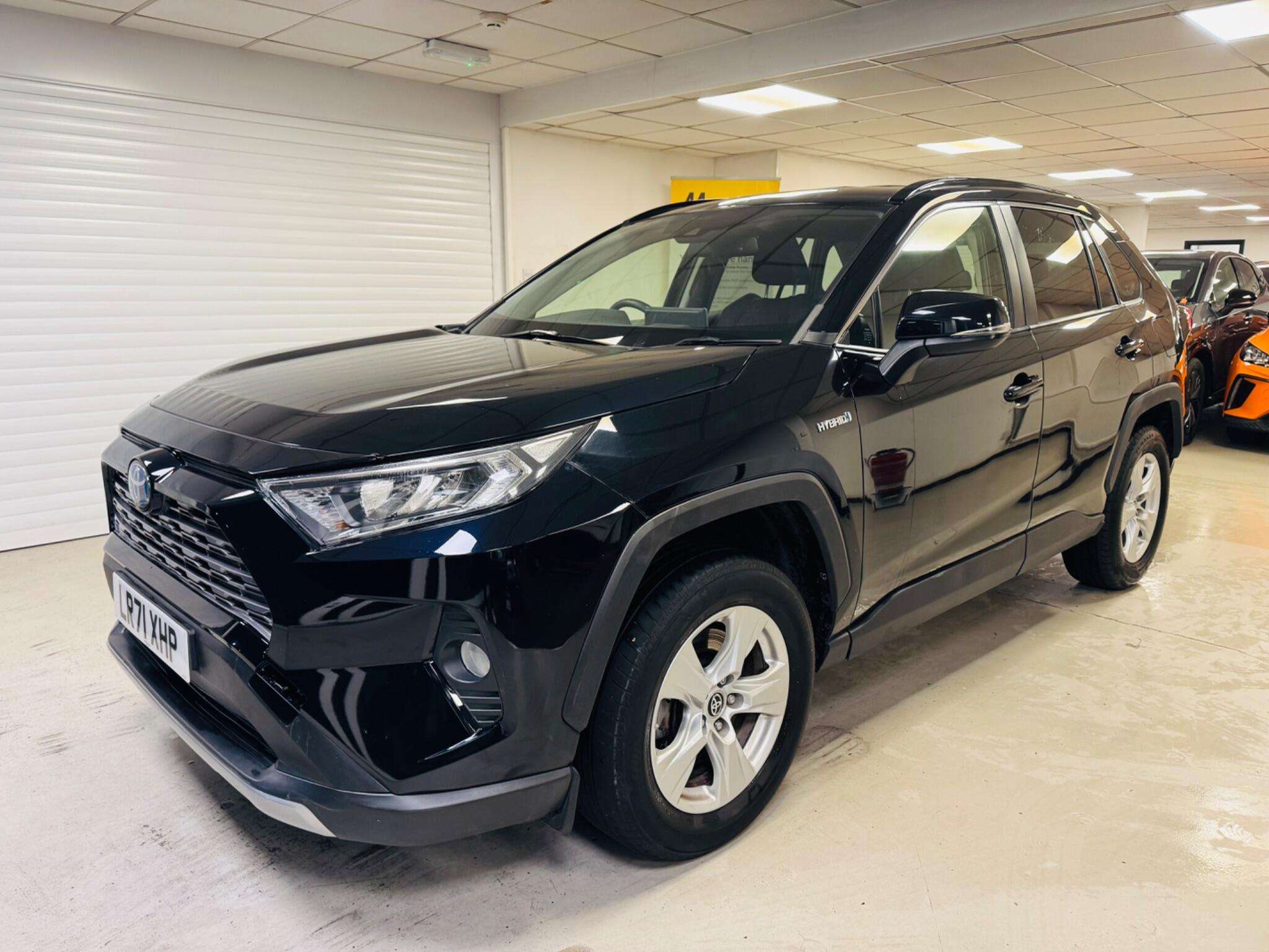 A 2021 TOYOTA RAV4 2.5 VVT-h Icon CVT Euro 6 (s/s) 5dr A 2021 TOYOTA RAV4 2.5 VVT-h Icon CVT Euro 6 (s/s) 5dr